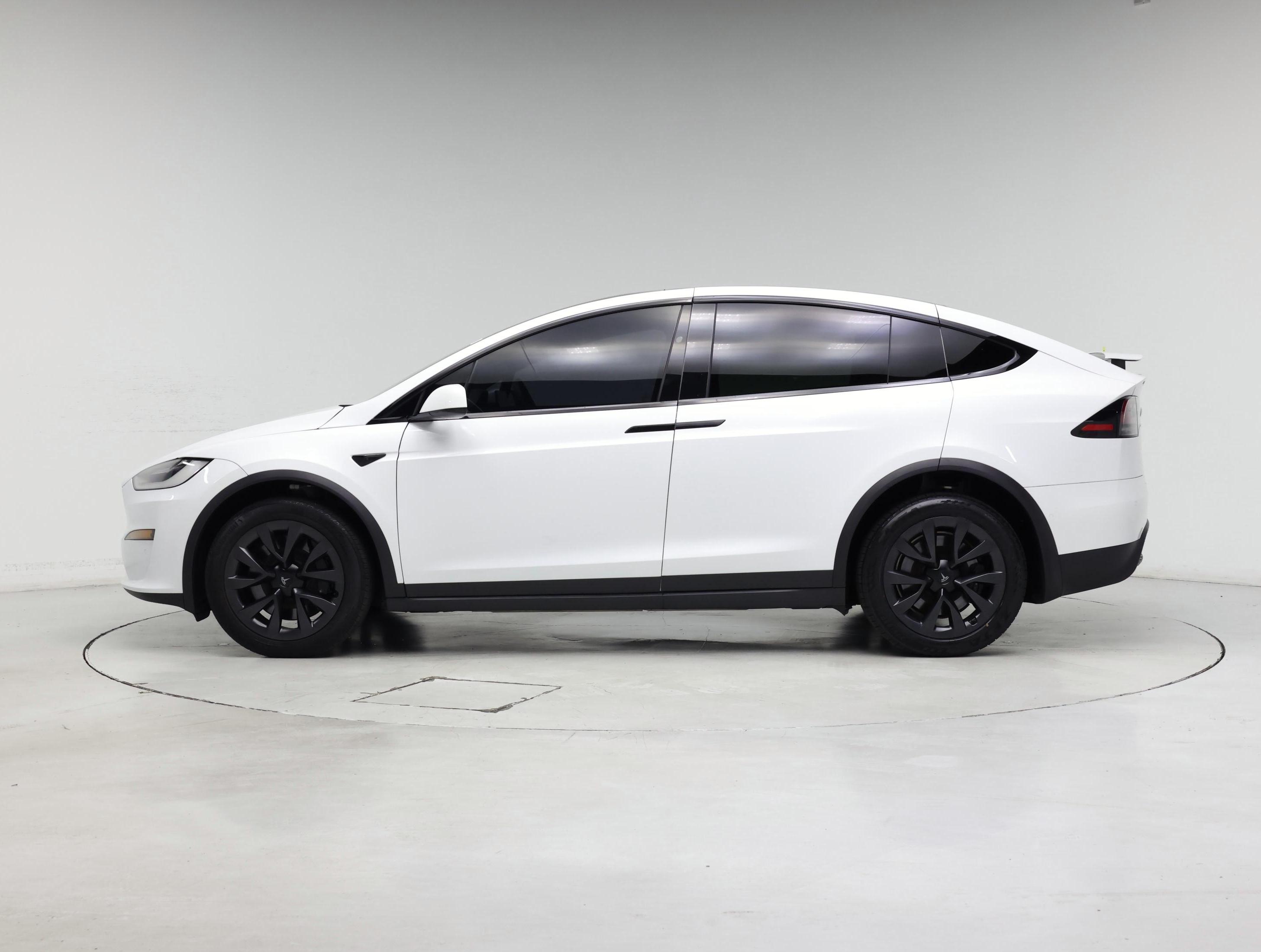 Thumbnail: 2022 Tesla Model X - 3
