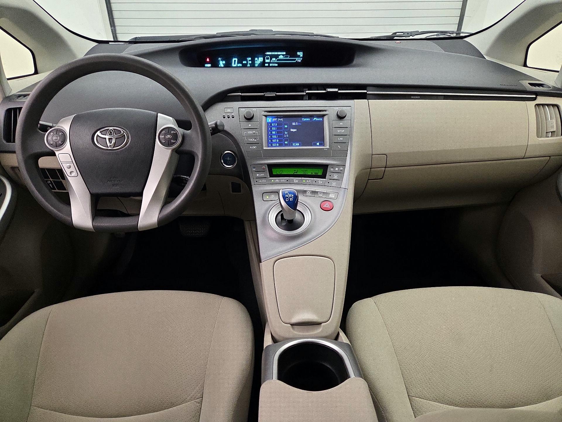 Thumbnail: 2015 Toyota Prius - 9