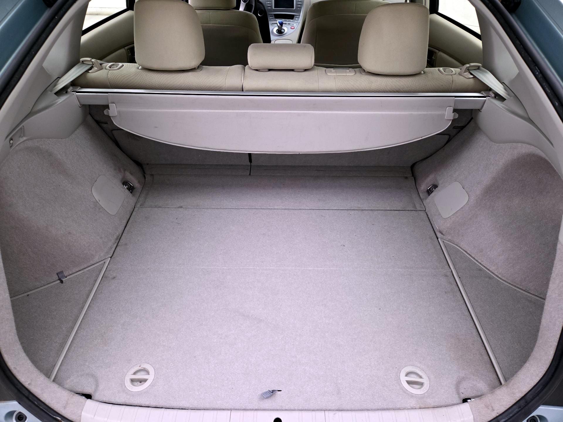 Thumbnail: 2015 Toyota Prius - 20