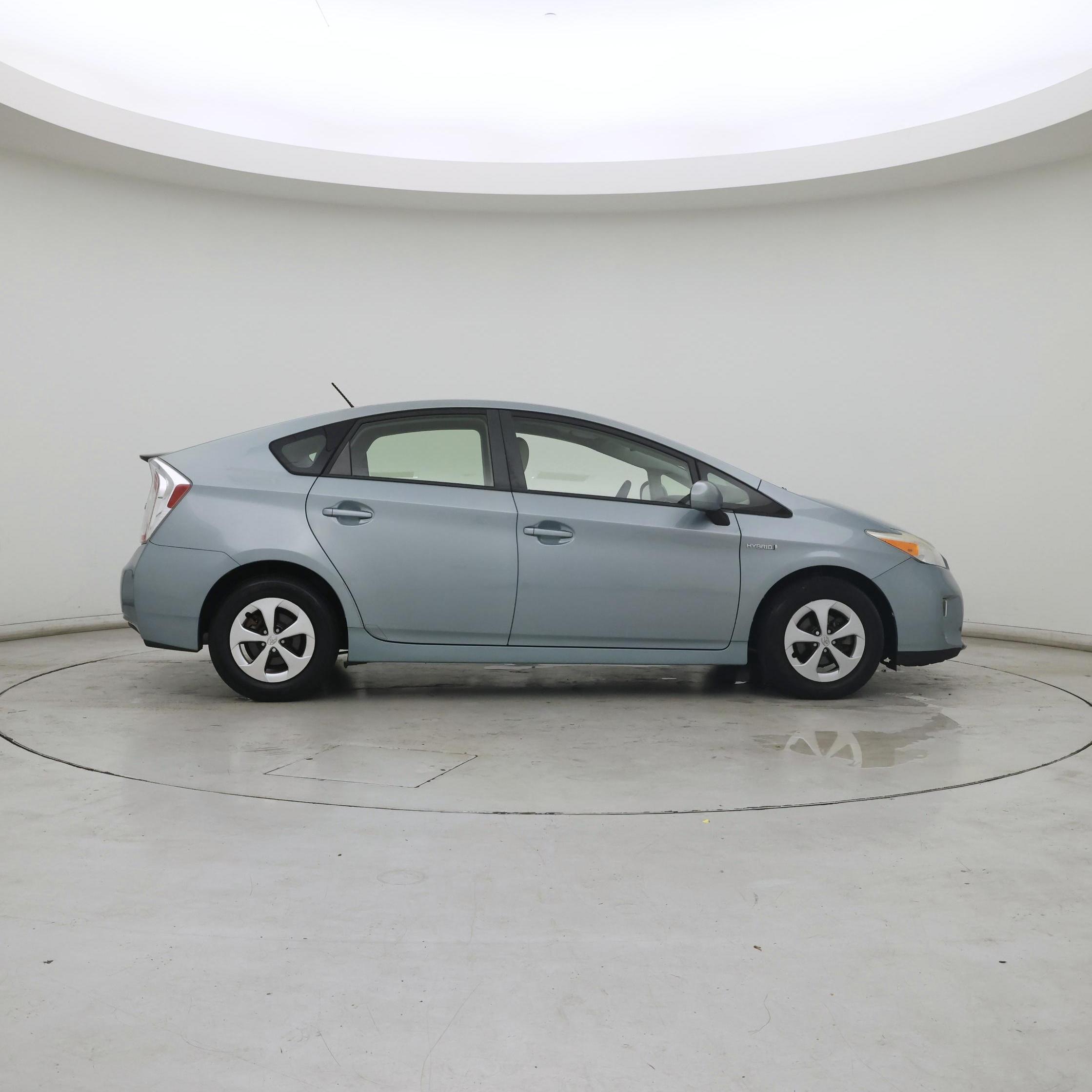 Thumbnail: 2015 Toyota Prius - 7