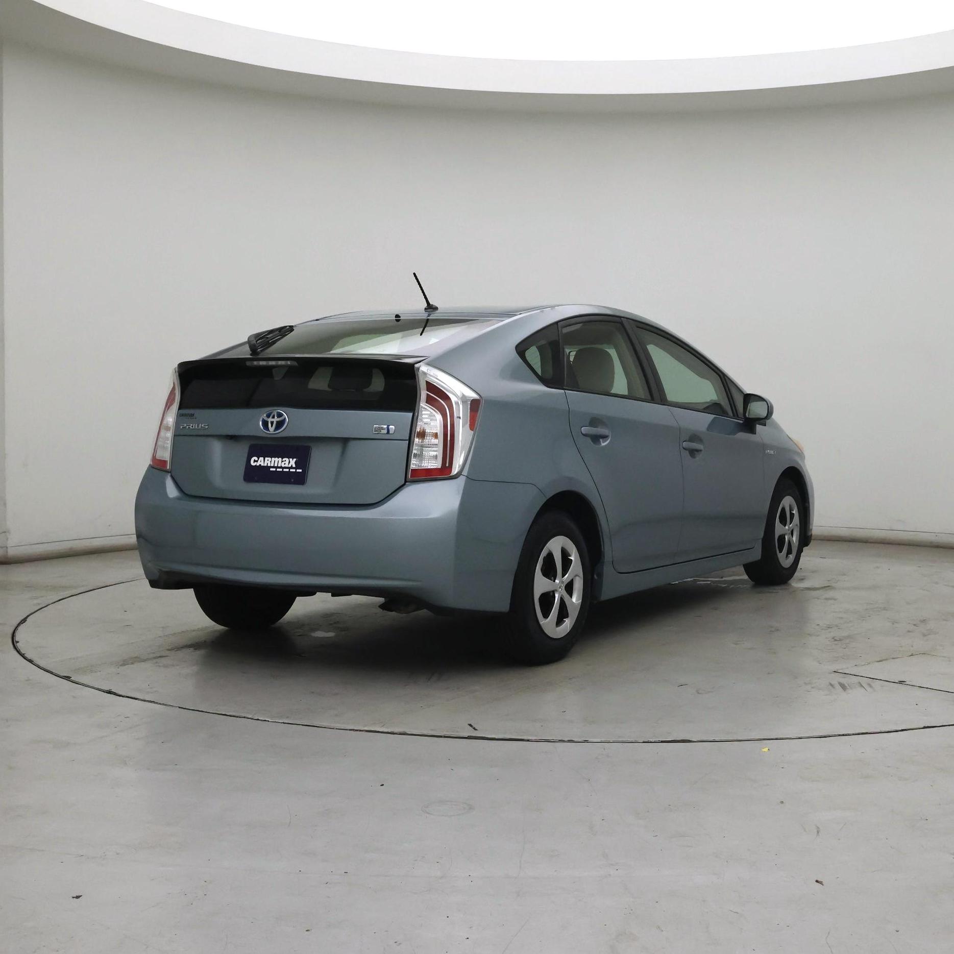 Thumbnail: 2015 Toyota Prius - 8