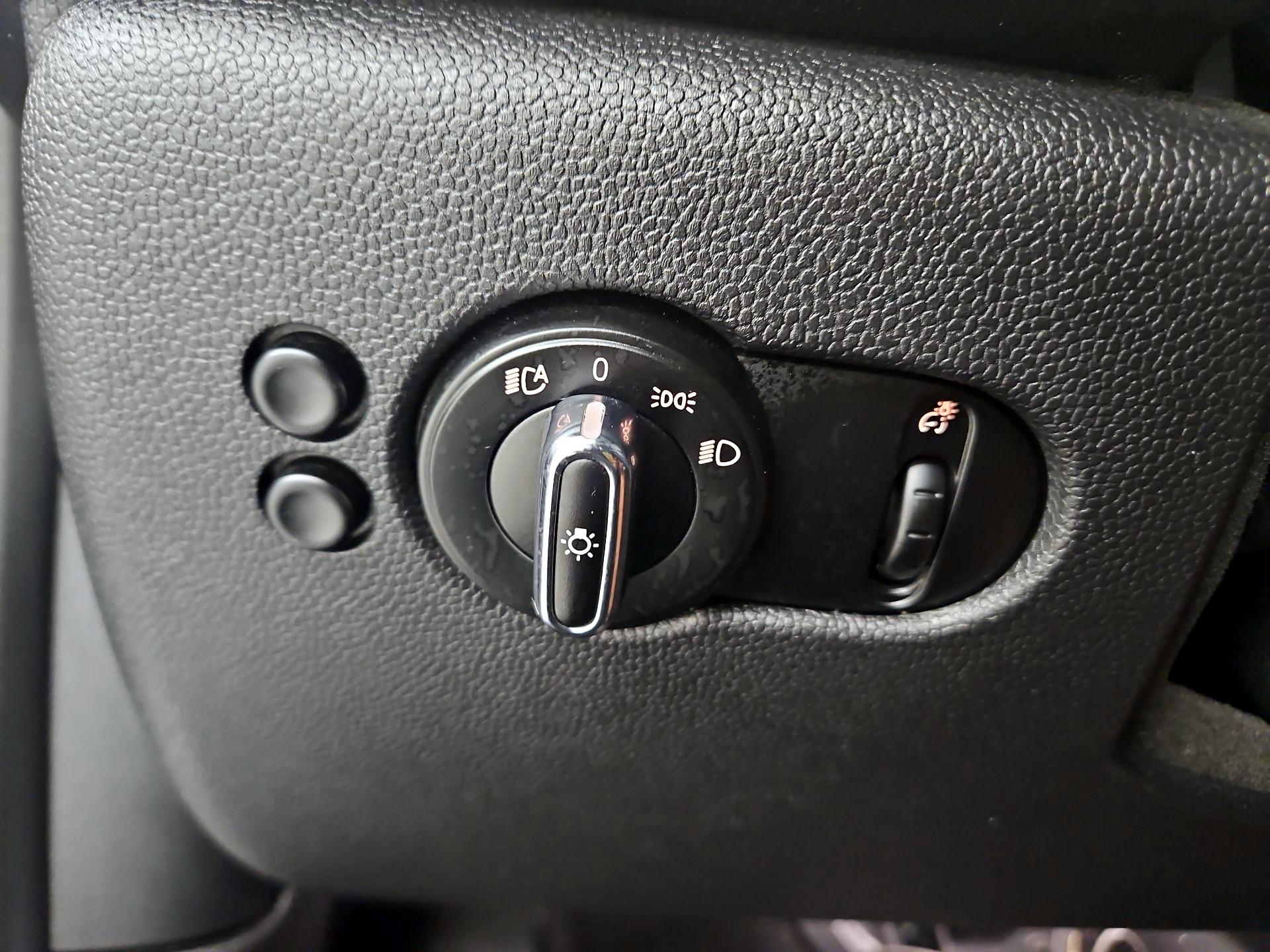 Thumbnail: 2021 MINI Cooper Hardtop - 13