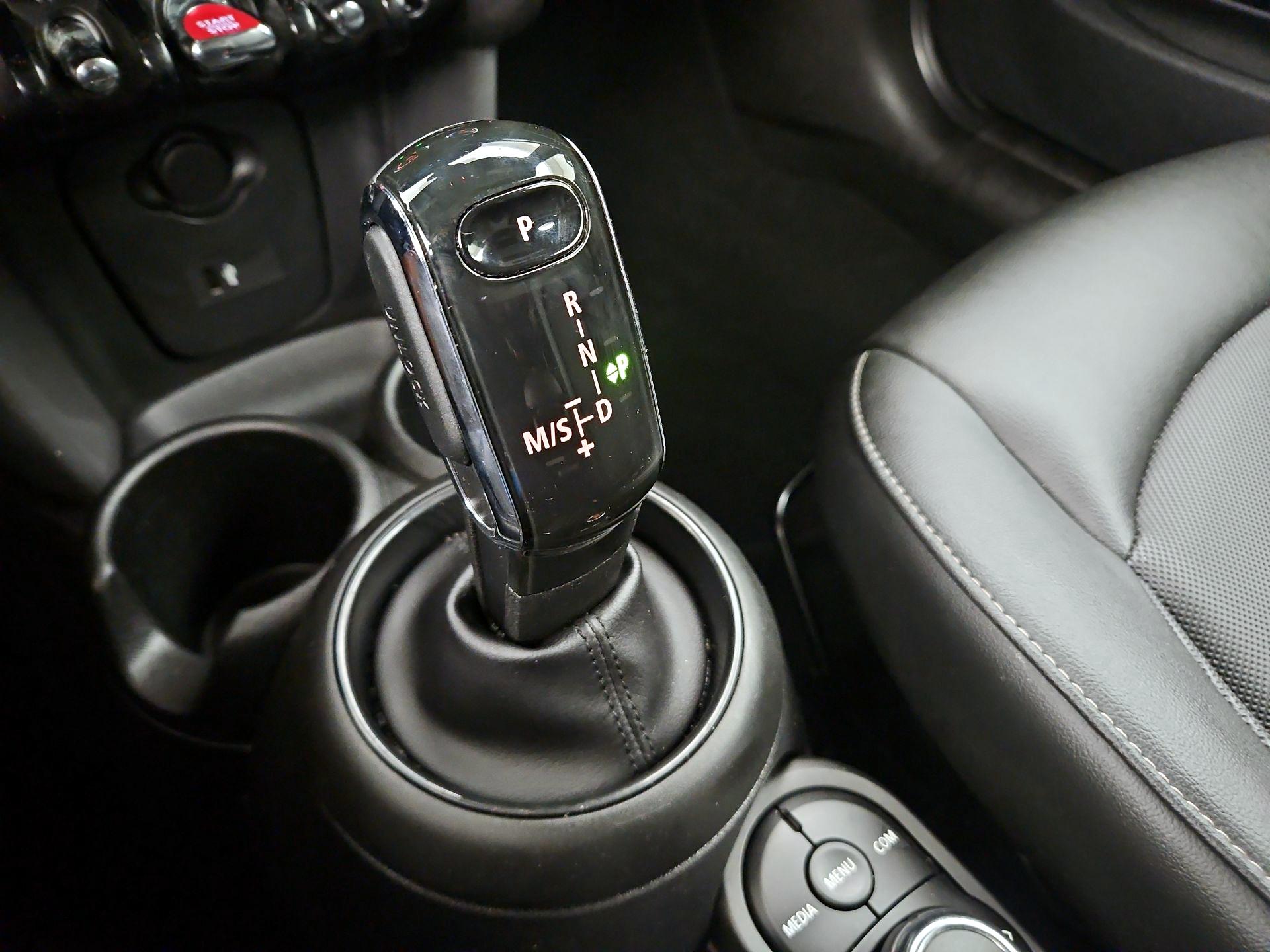 Thumbnail: 2021 MINI Cooper Hardtop - 17