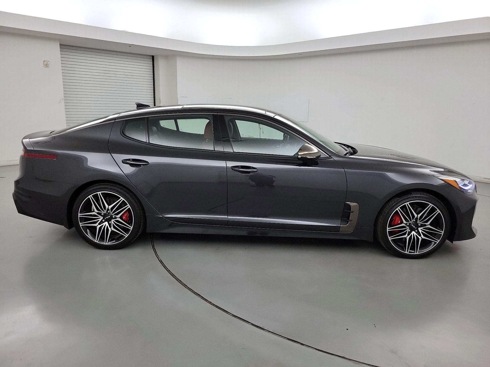 Thumbnail: 2023 Kia Stinger - 4