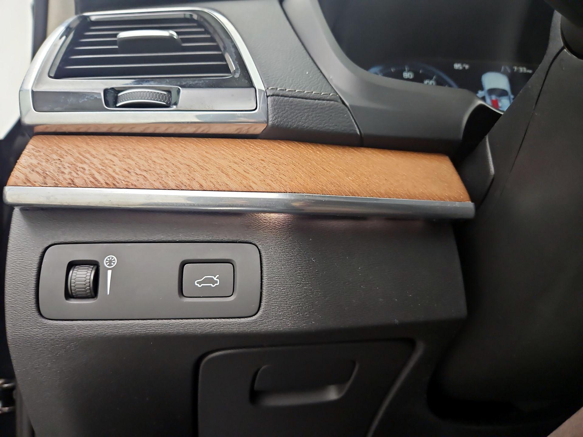 Thumbnail: 2019 Volvo XC90 - 13