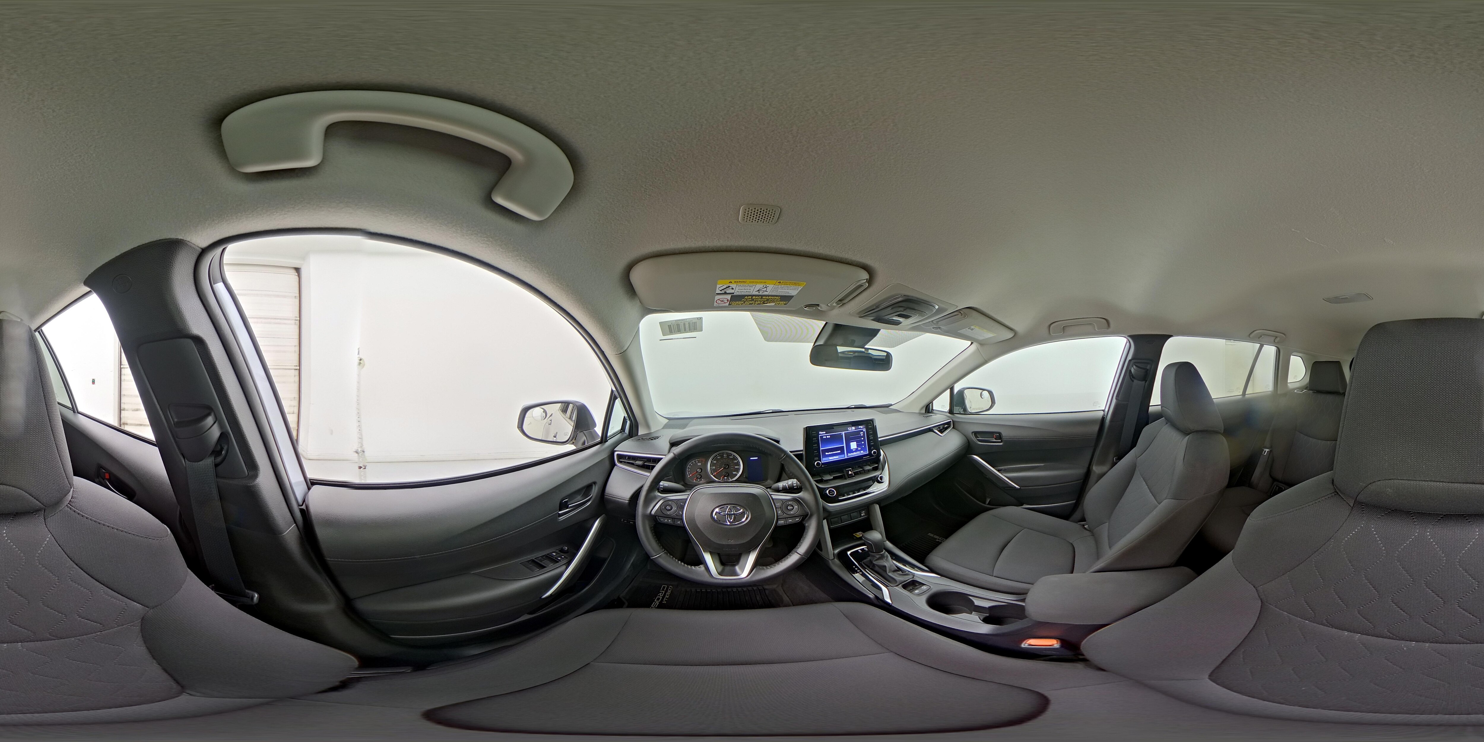 2022 Toyota Corolla Cross LE - Photo 26
