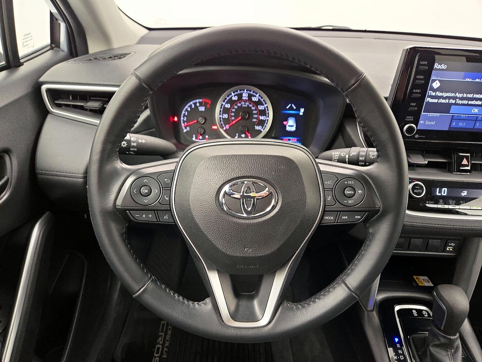 2022 Toyota Corolla Cross LE - Photo 11