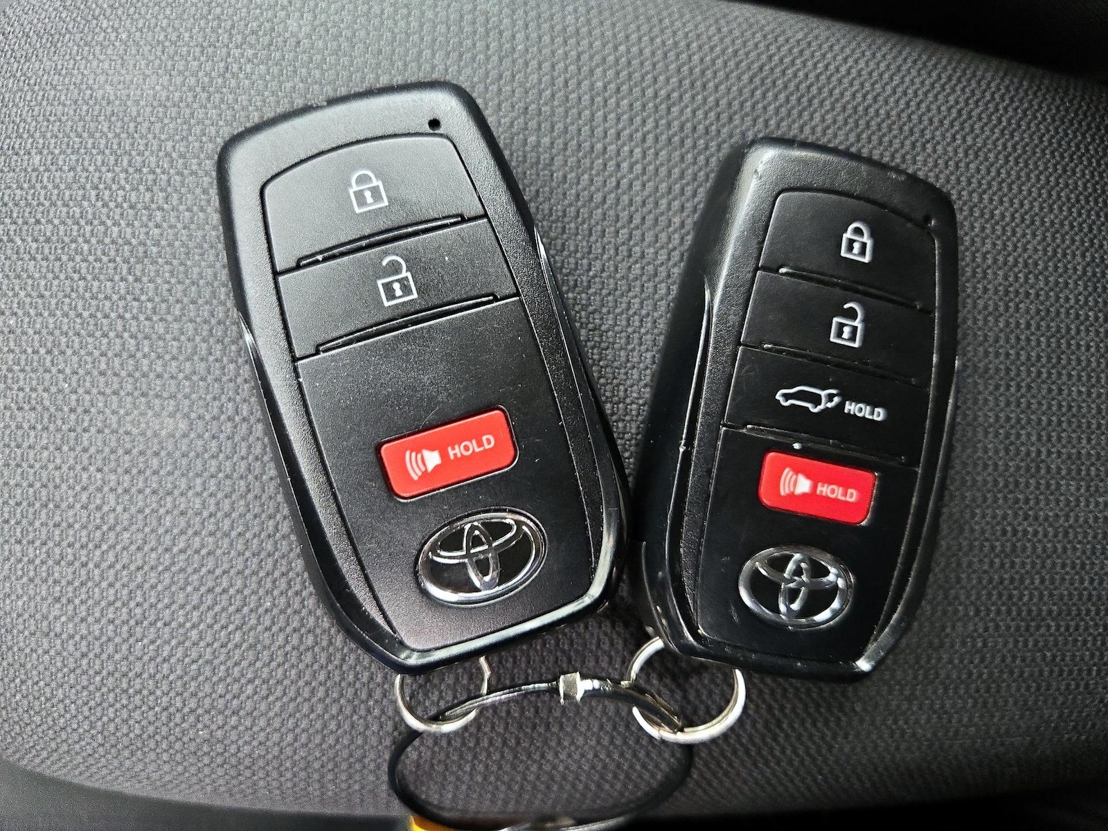 2022 Toyota Corolla Cross LE - Photo 23