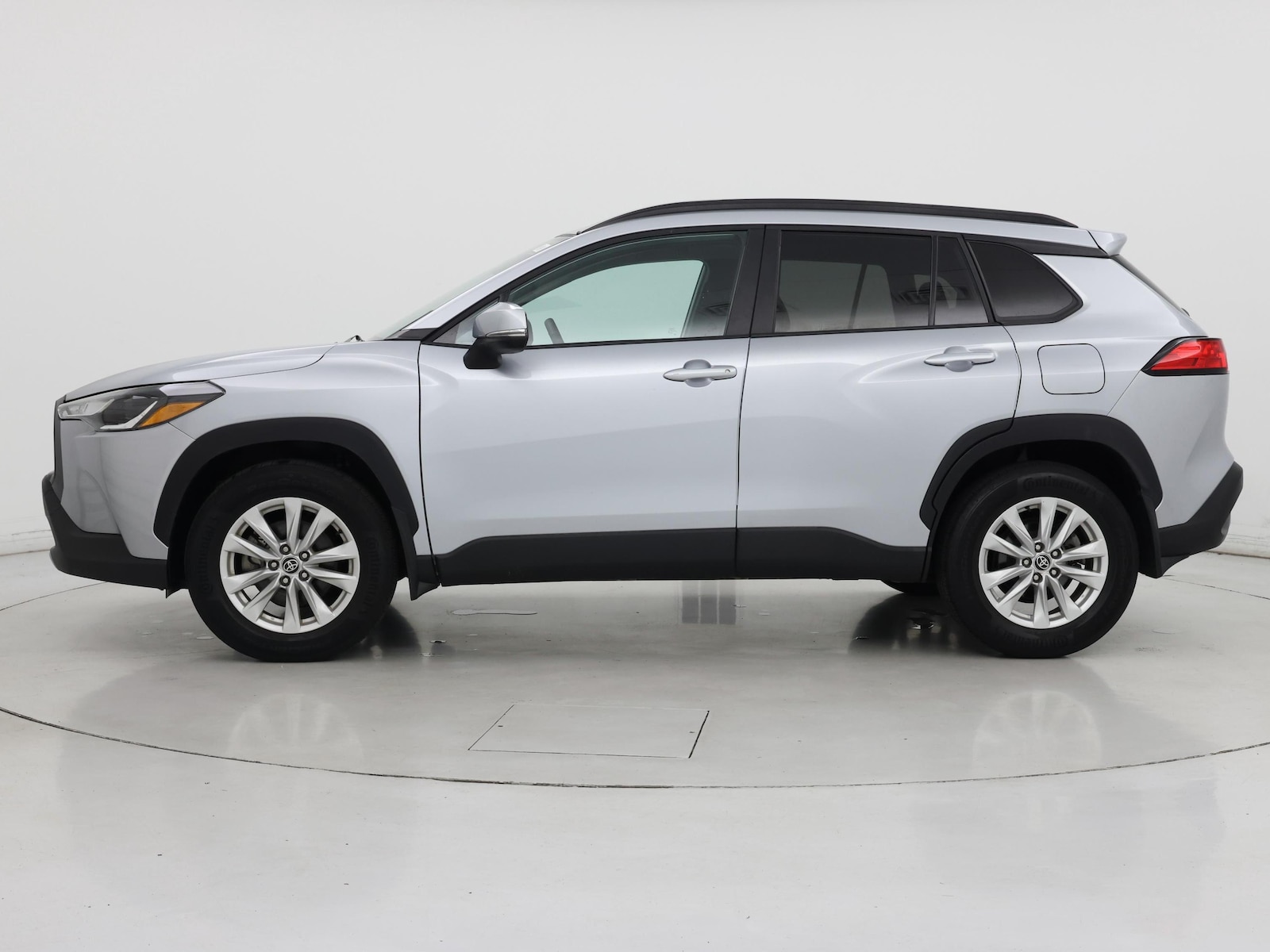 2022 Toyota Corolla Cross LE - Photo 4
