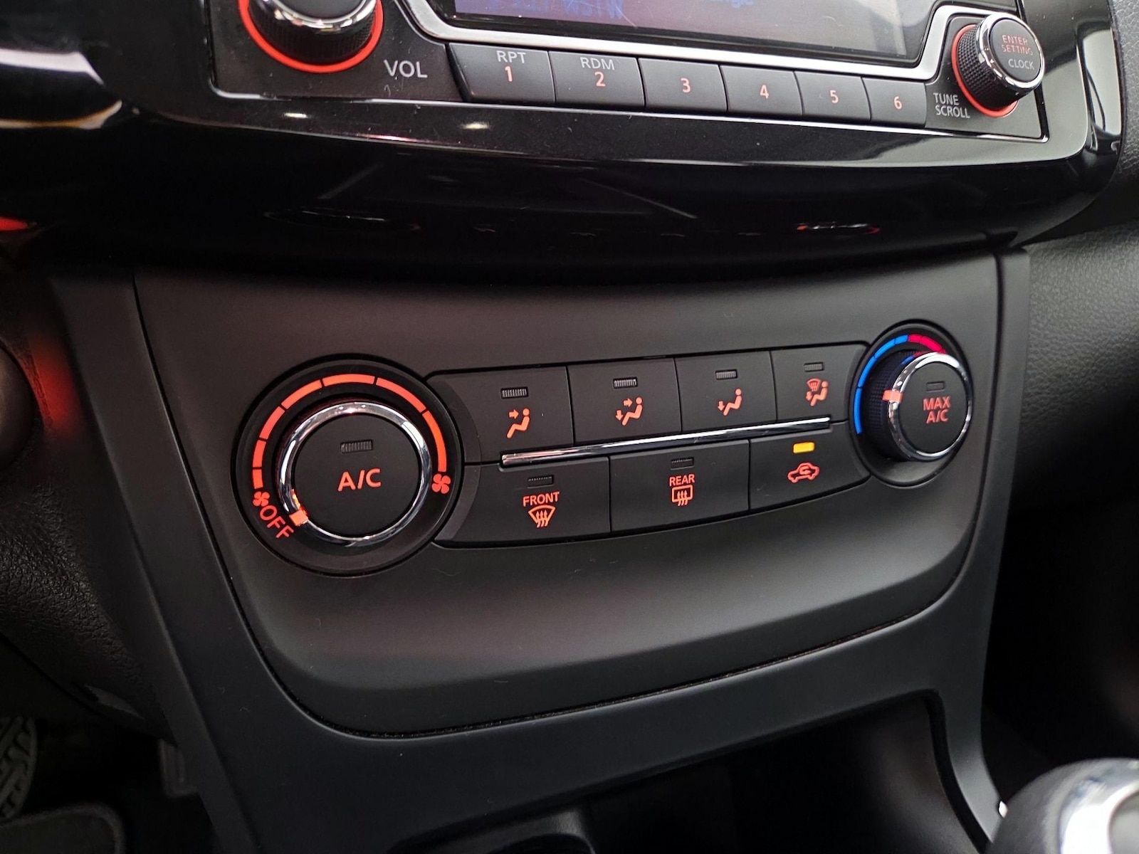 2017 Nissan Sentra SV - Photo 15