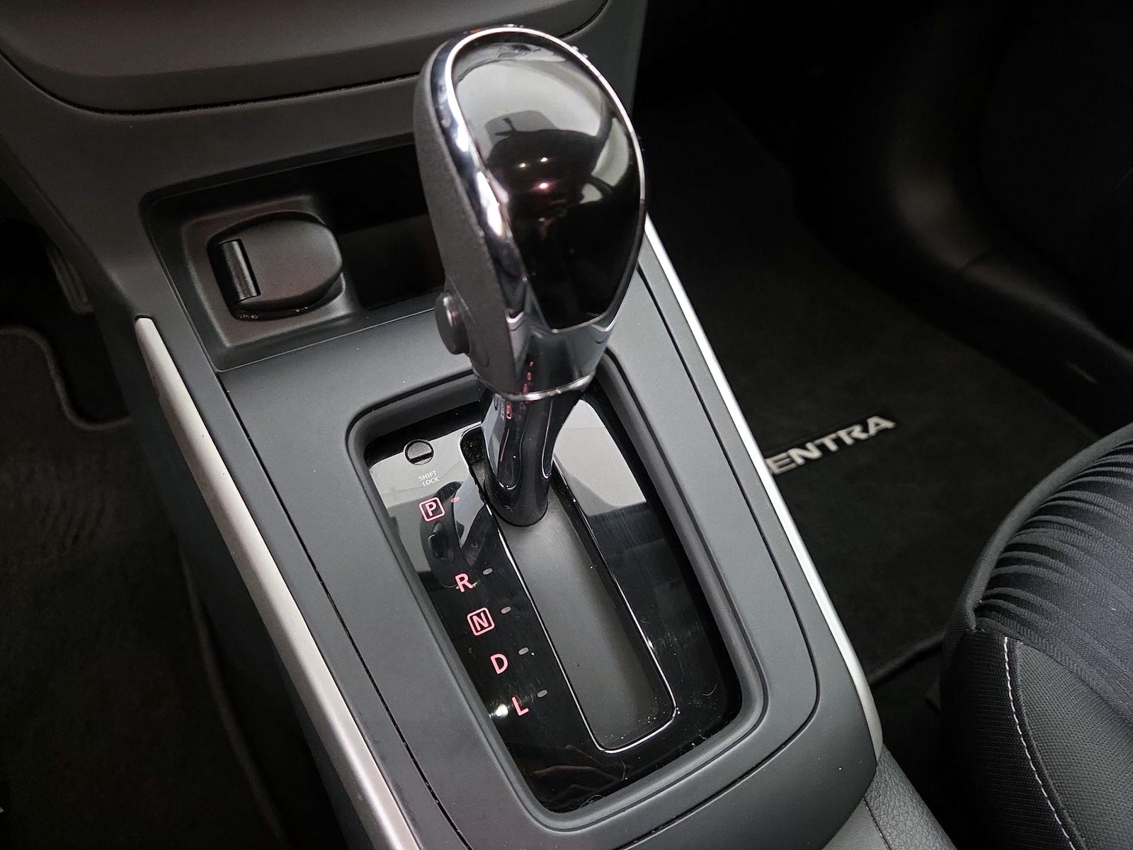 2017 Nissan Sentra SV - Photo 16