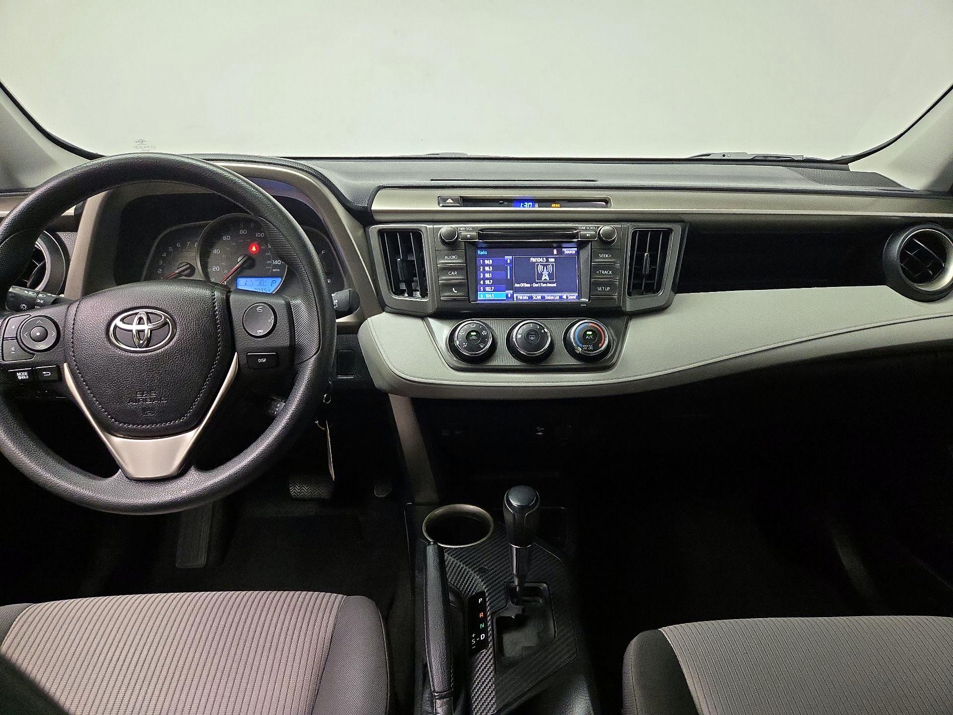 Thumbnail: 2015 Toyota RAV4 - 9