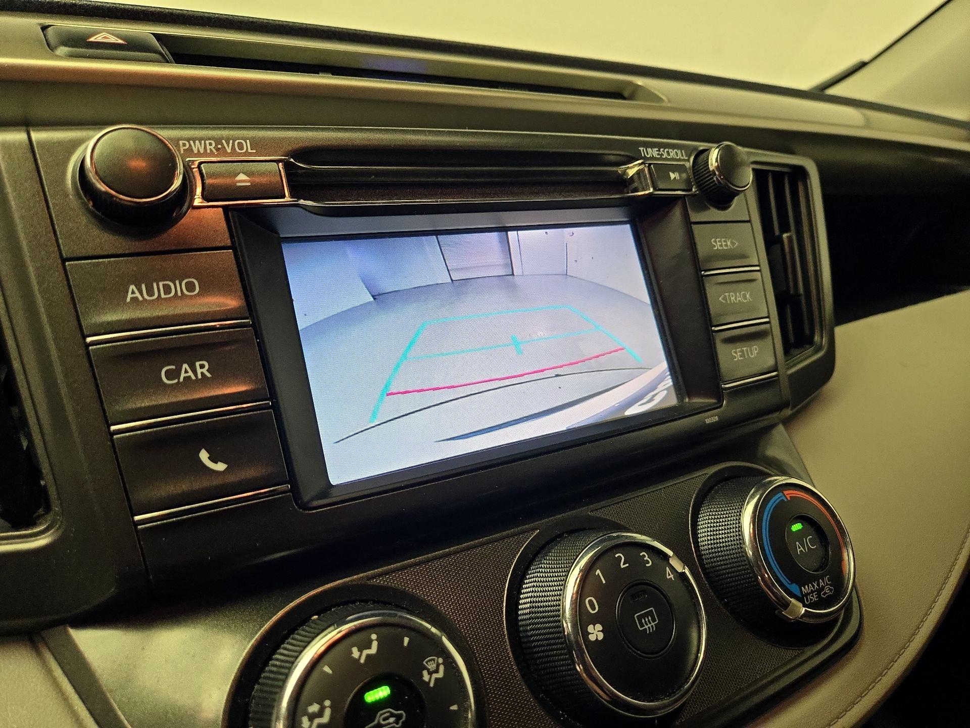 Thumbnail: 2015 Toyota RAV4 - 14