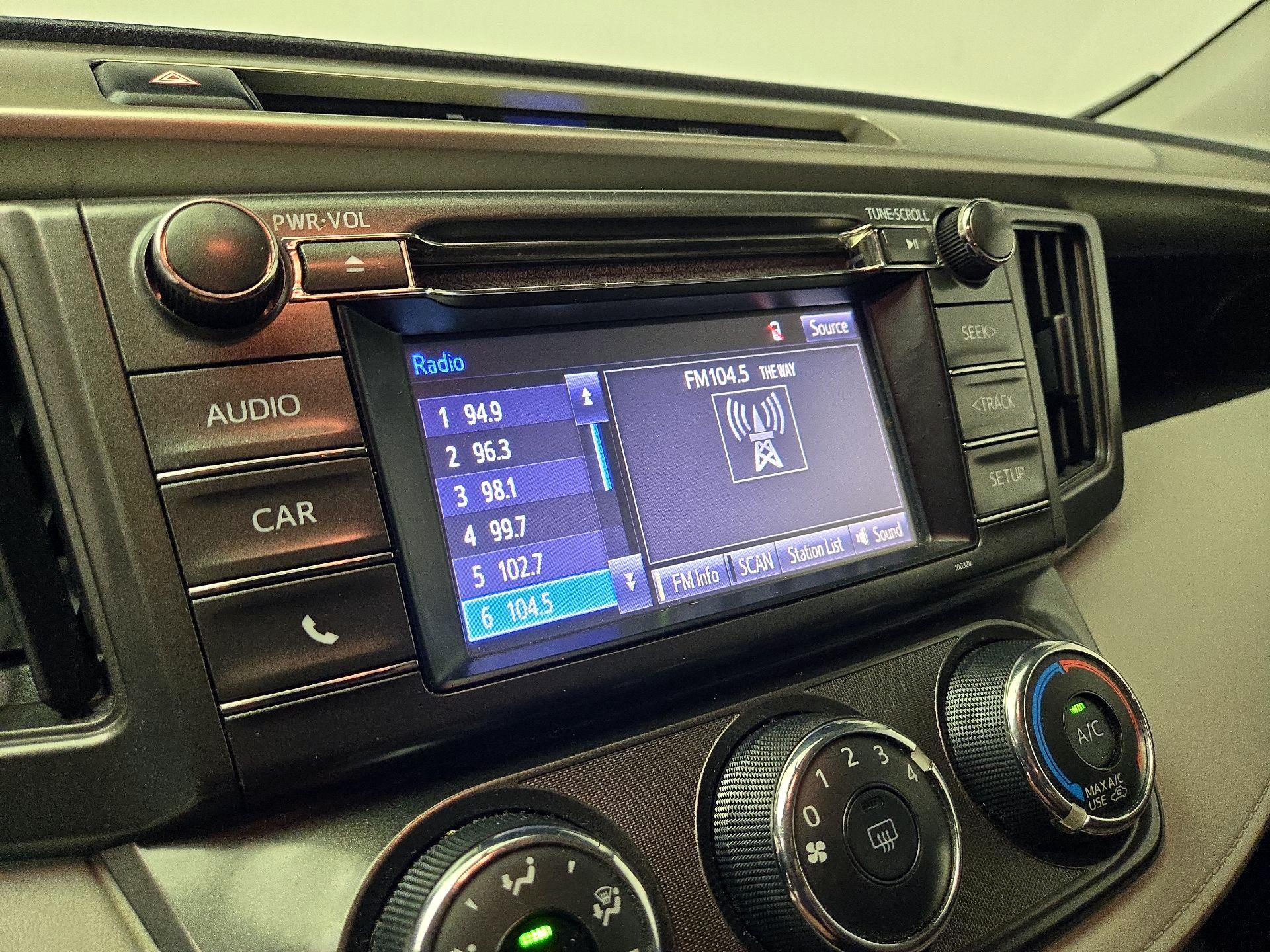 Thumbnail: 2015 Toyota RAV4 - 15