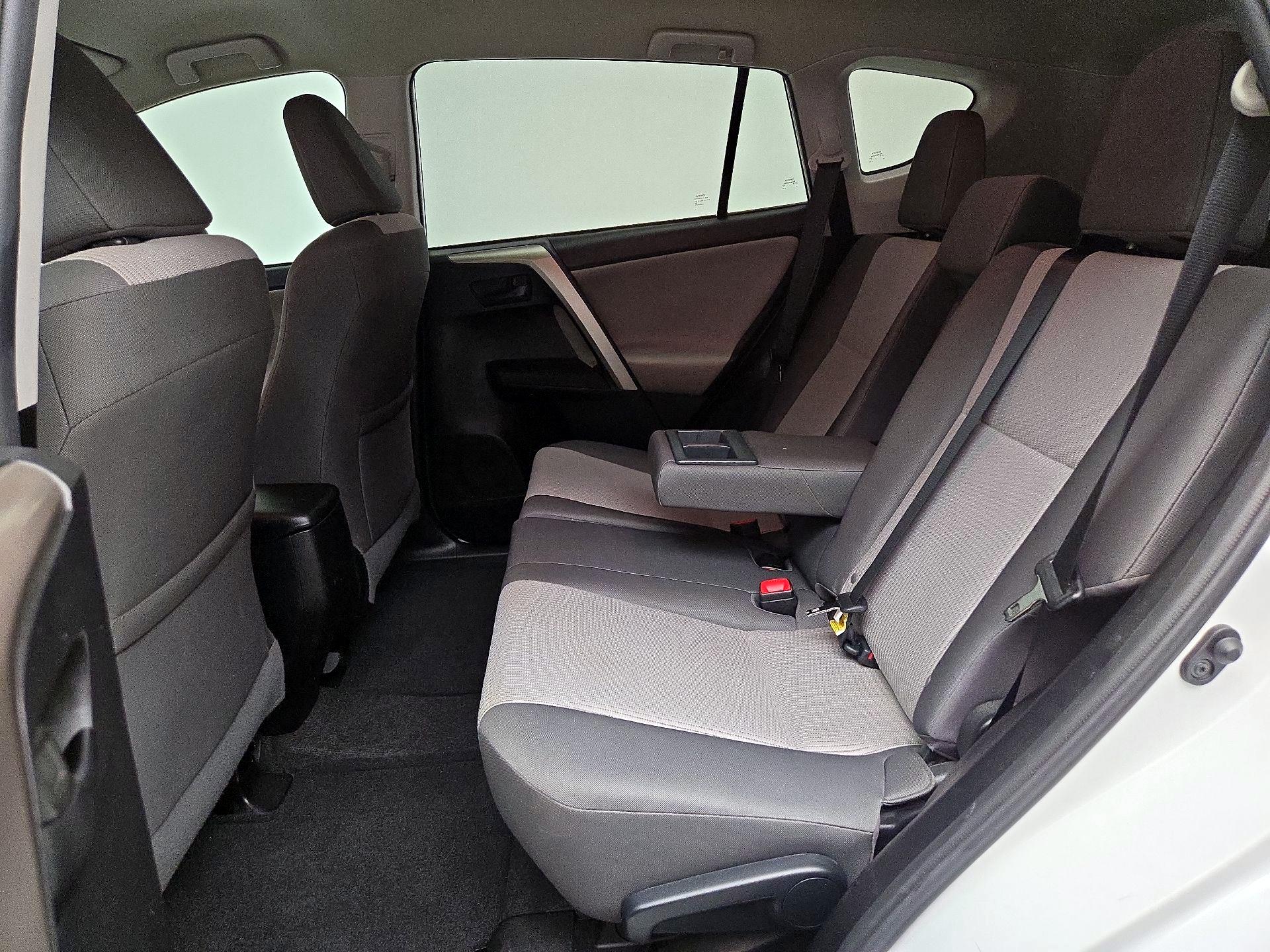Thumbnail: 2015 Toyota RAV4 - 19