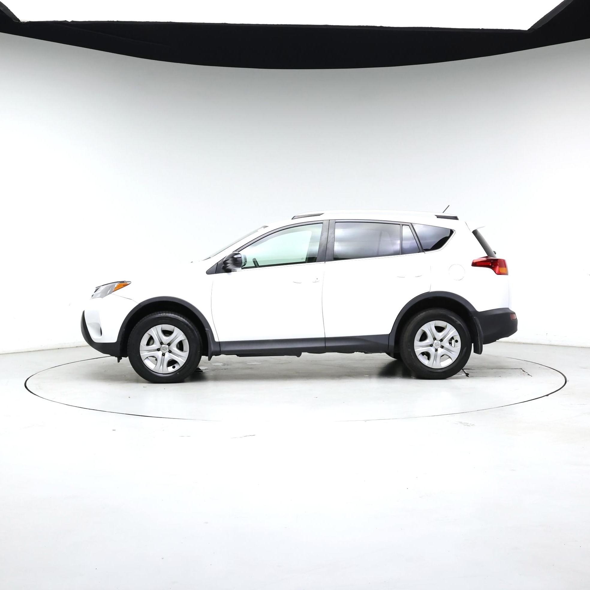 Thumbnail: 2015 Toyota RAV4 - 3