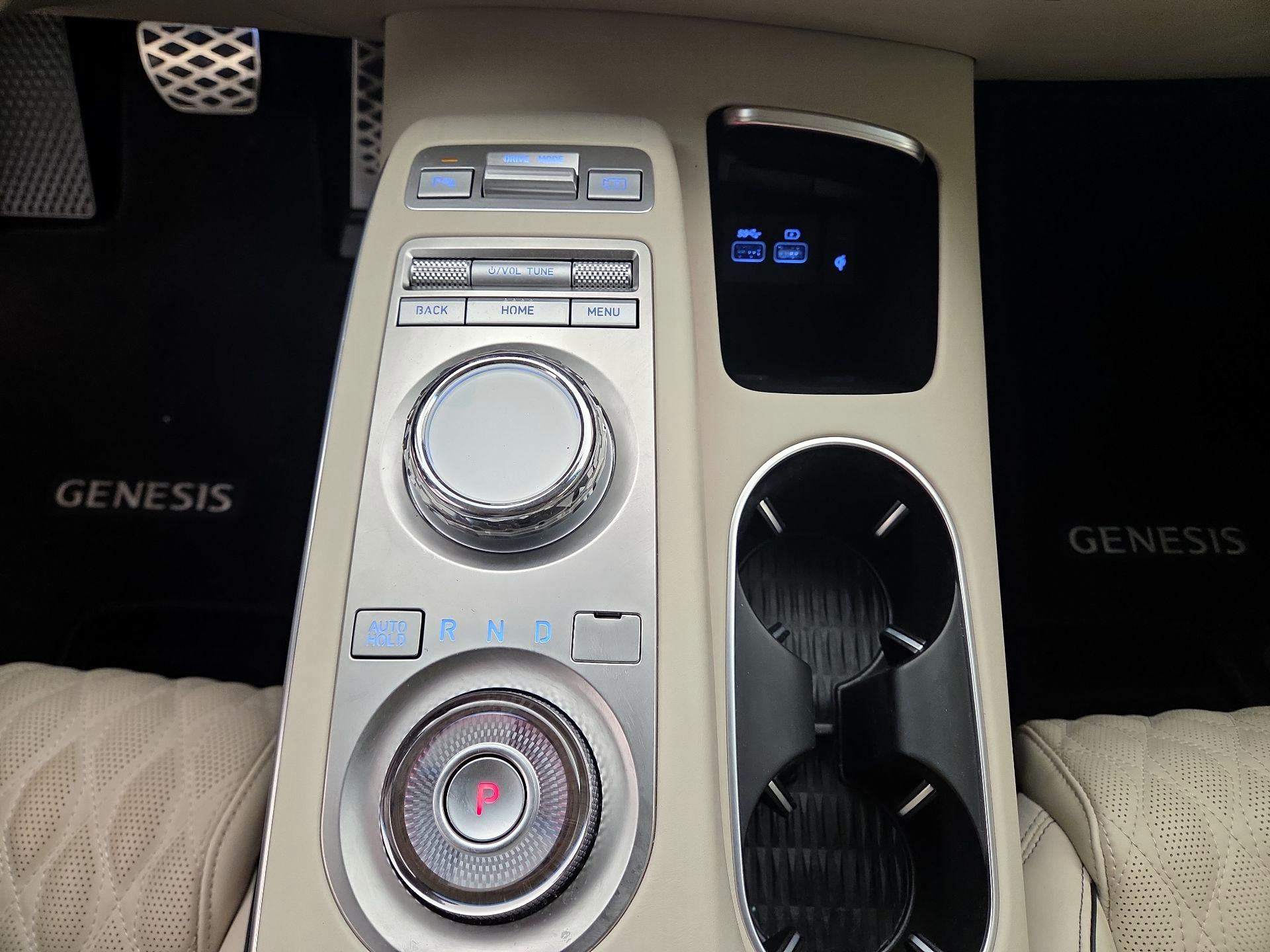 Thumbnail: 2023 Genesis GV70 - 18