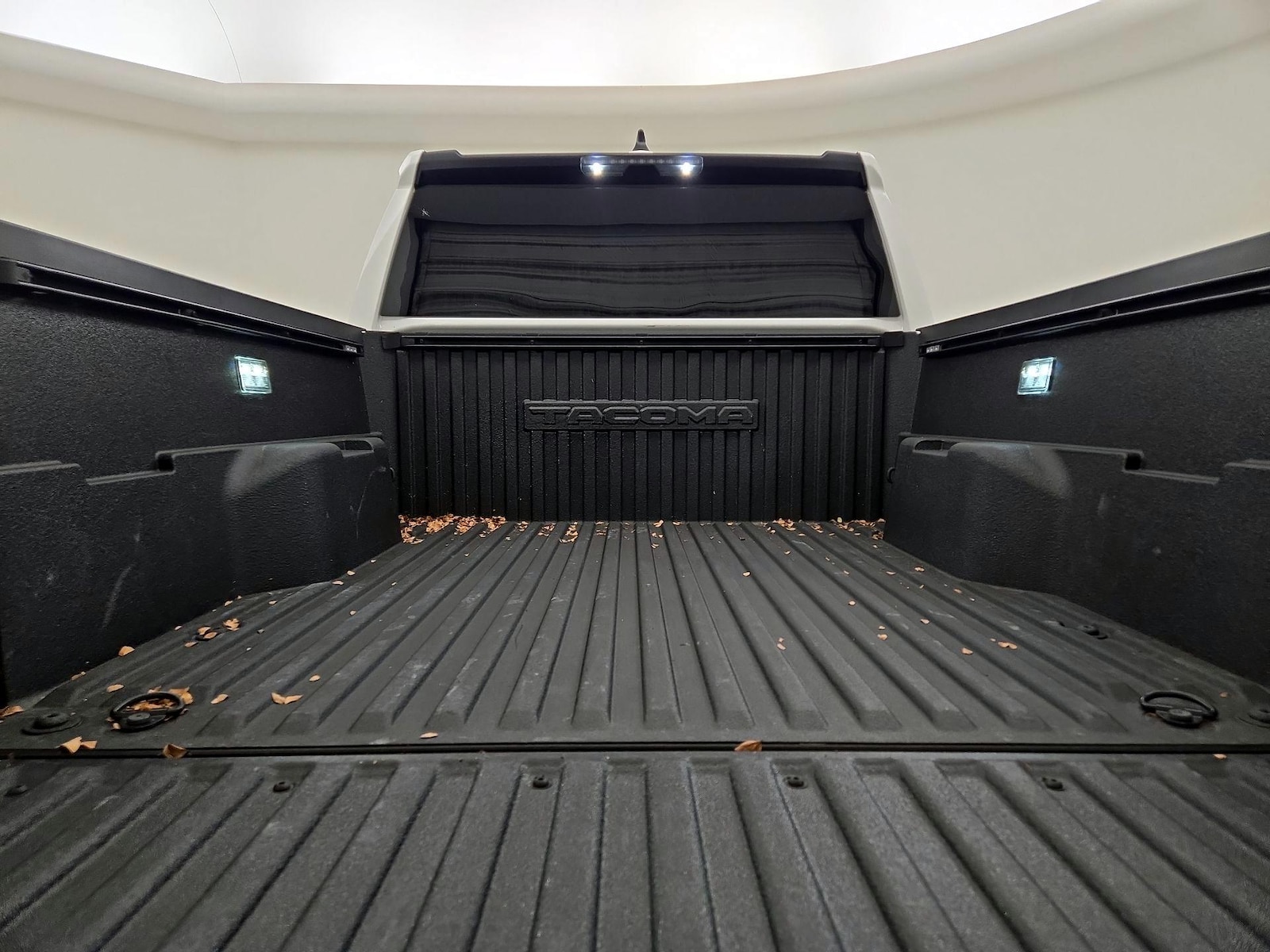 2026 Toyota Tacoma SR - Photo 22
