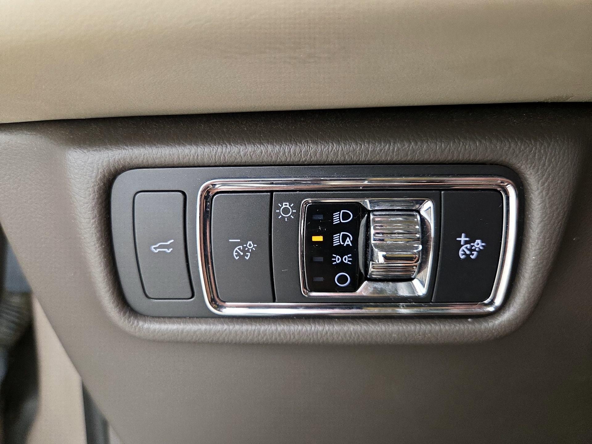 Thumbnail: 2020 Lincoln Aviator - 13