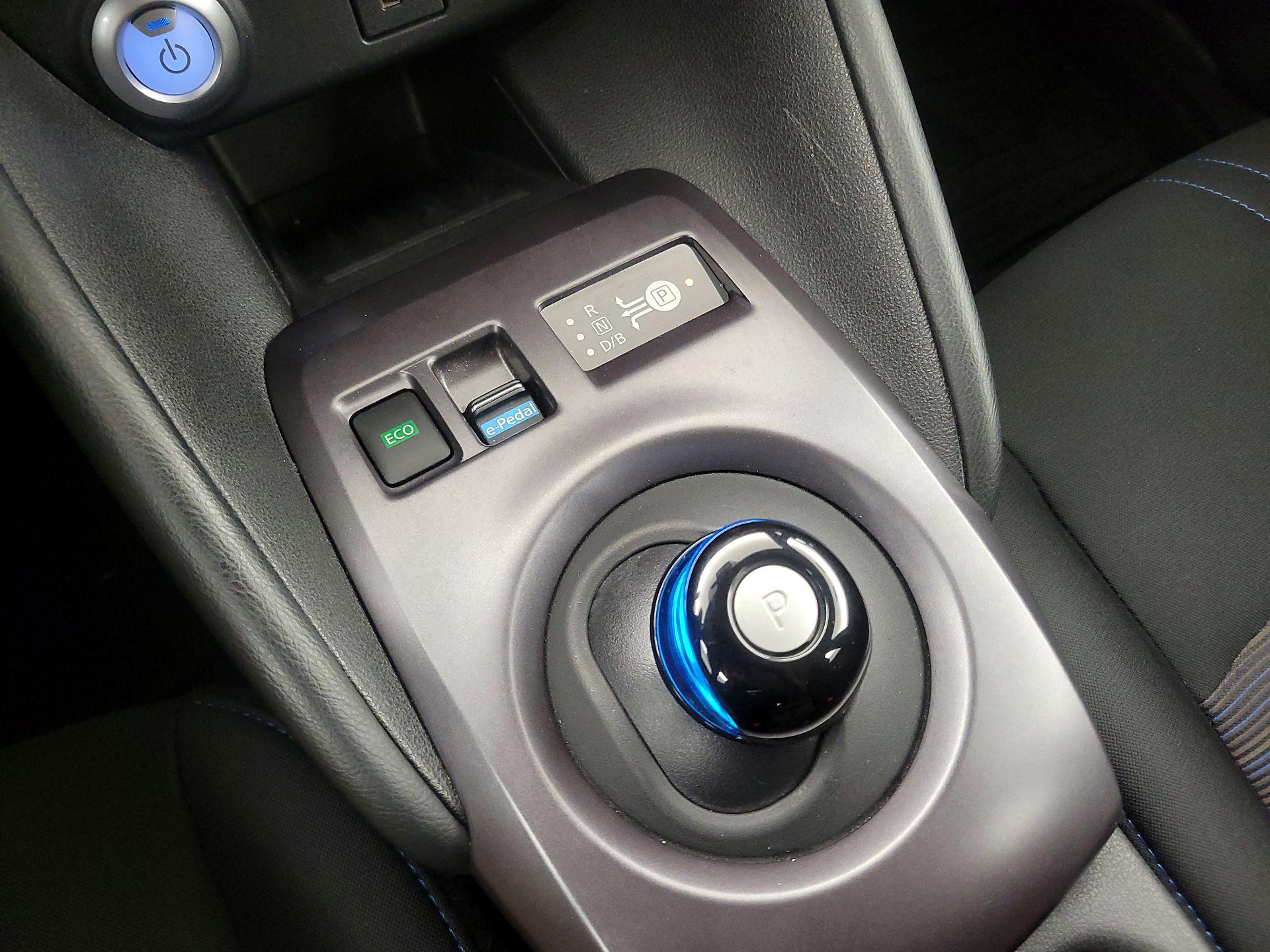 Thumbnail: 2021 Nissan Leaf - 17