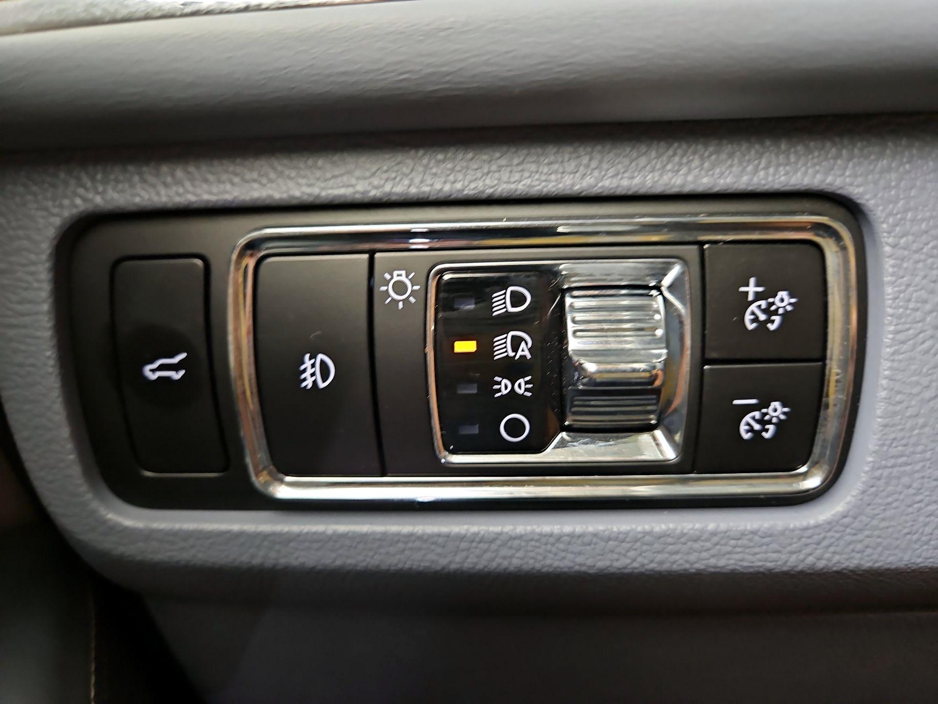 Thumbnail: 2024 Lincoln Navigator L - 13