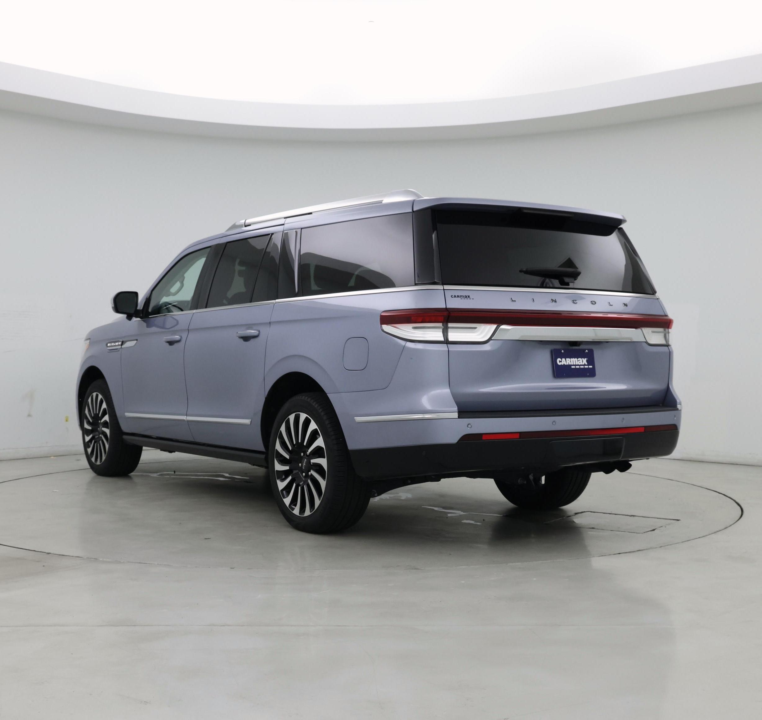 Thumbnail: 2024 Lincoln Navigator L - 2