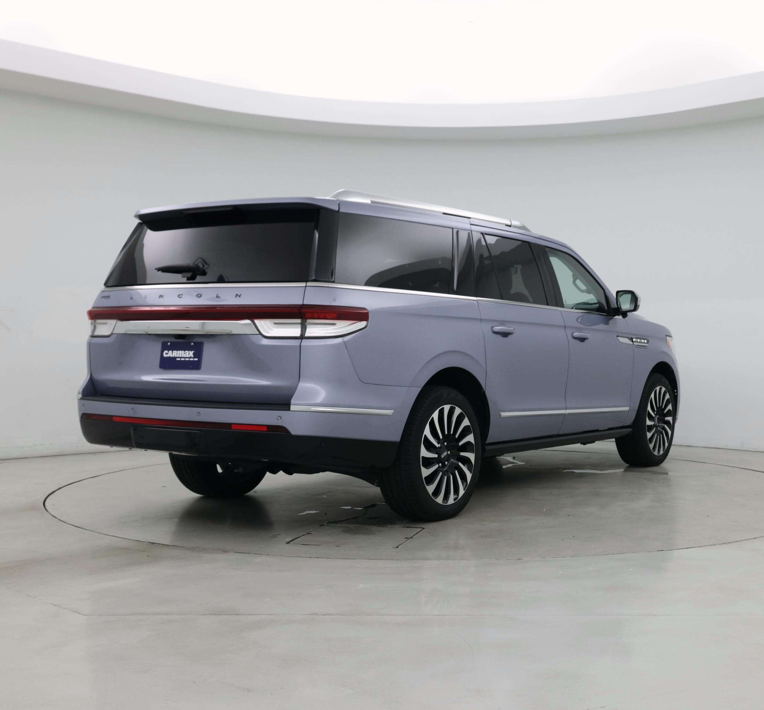 Thumbnail: 2024 Lincoln Navigator L - 8