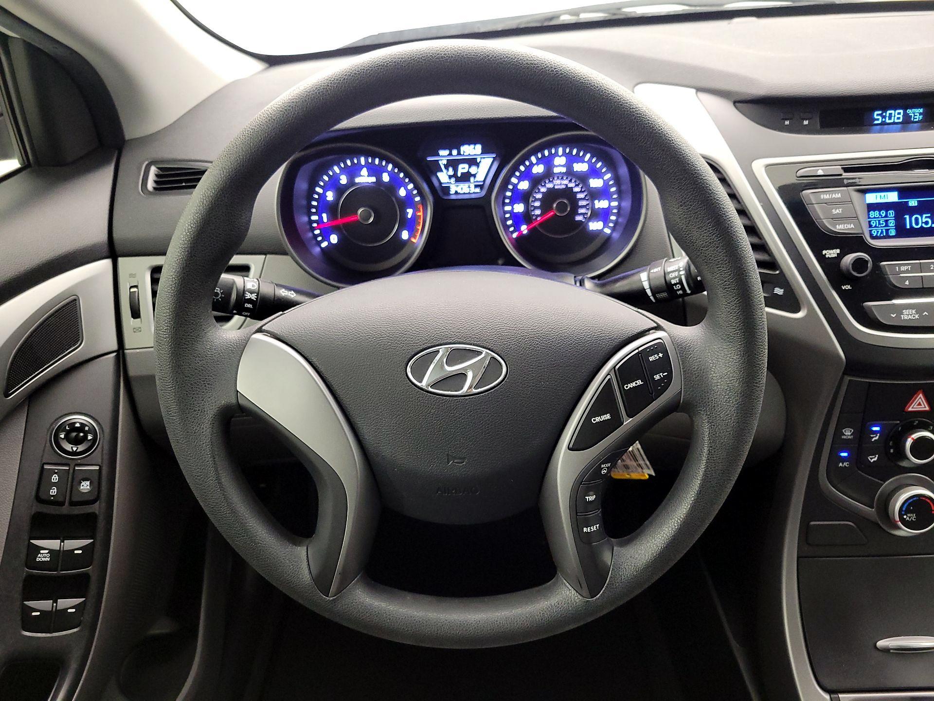 Thumbnail: 2015 Hyundai Elantra - 10