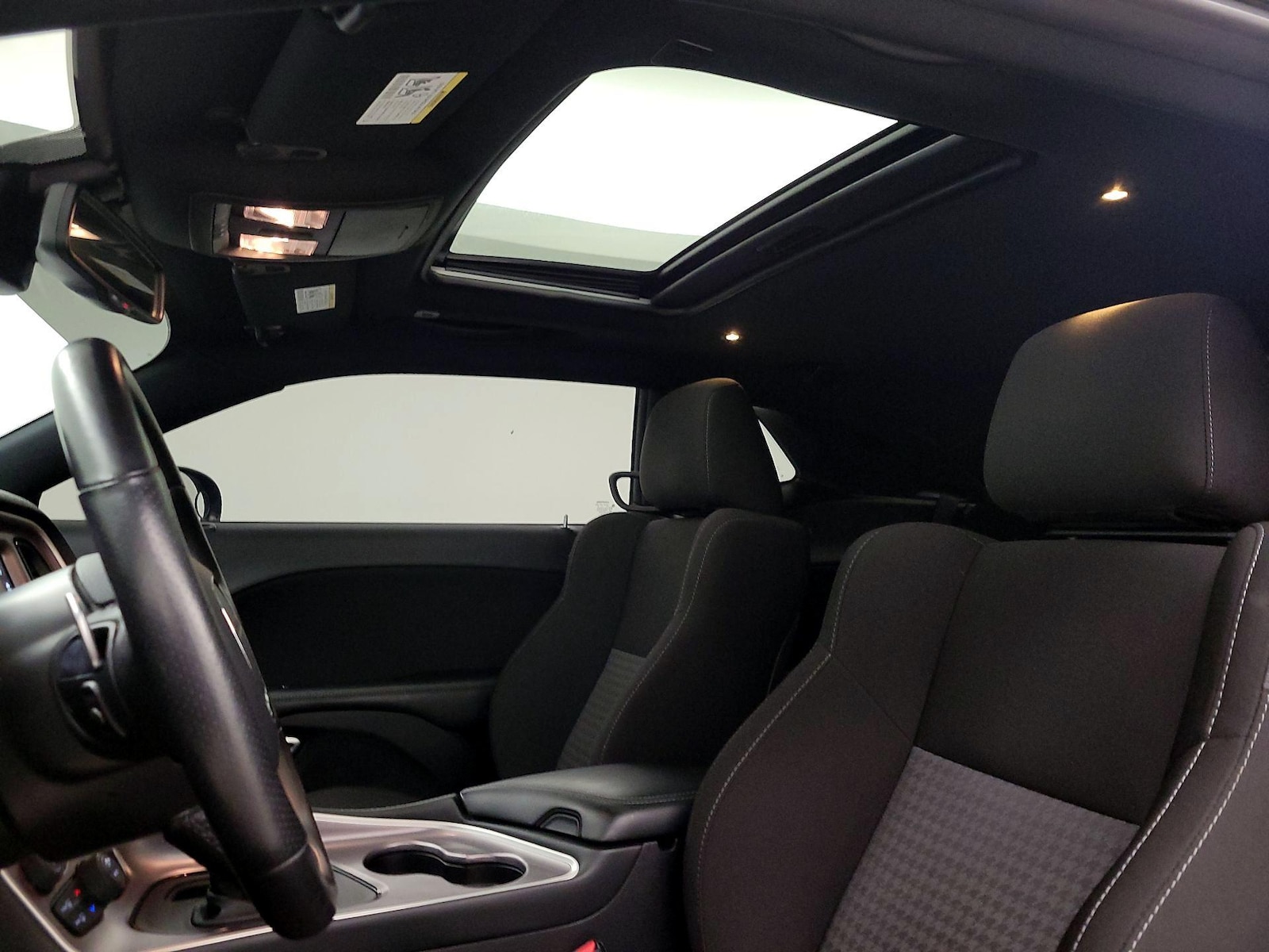 Sunroof(s) & Overhead Airbags
