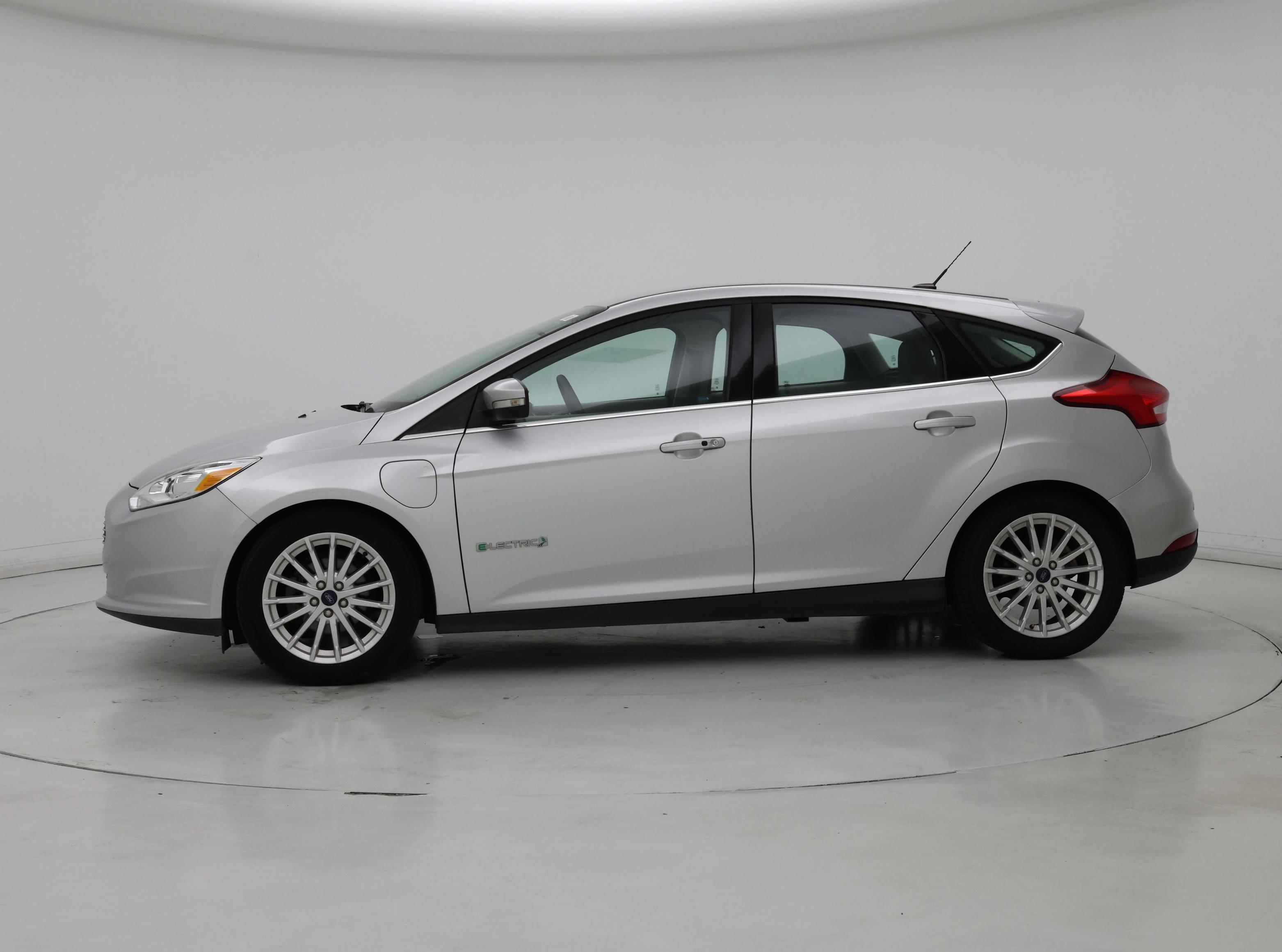 Thumbnail: 2017 Ford Focus - 3