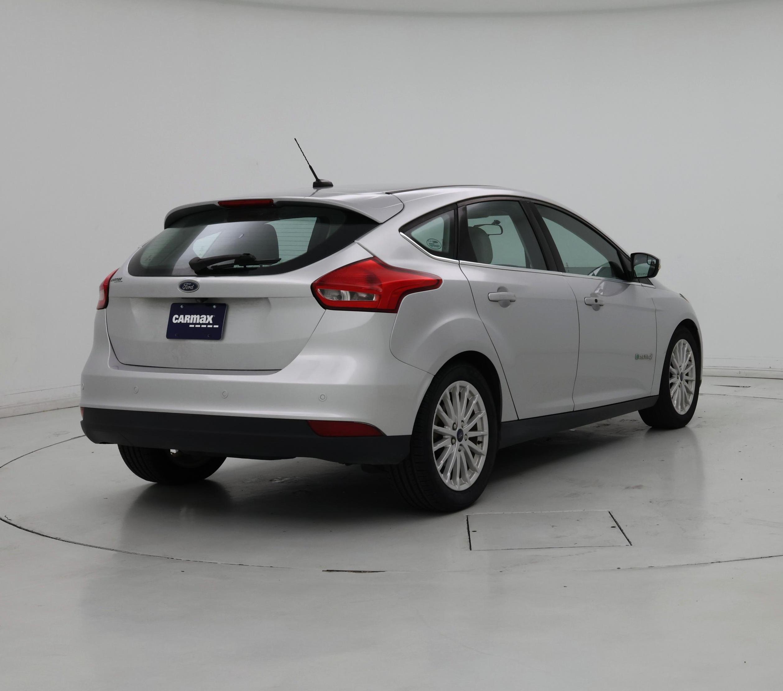 Thumbnail: 2017 Ford Focus - 8