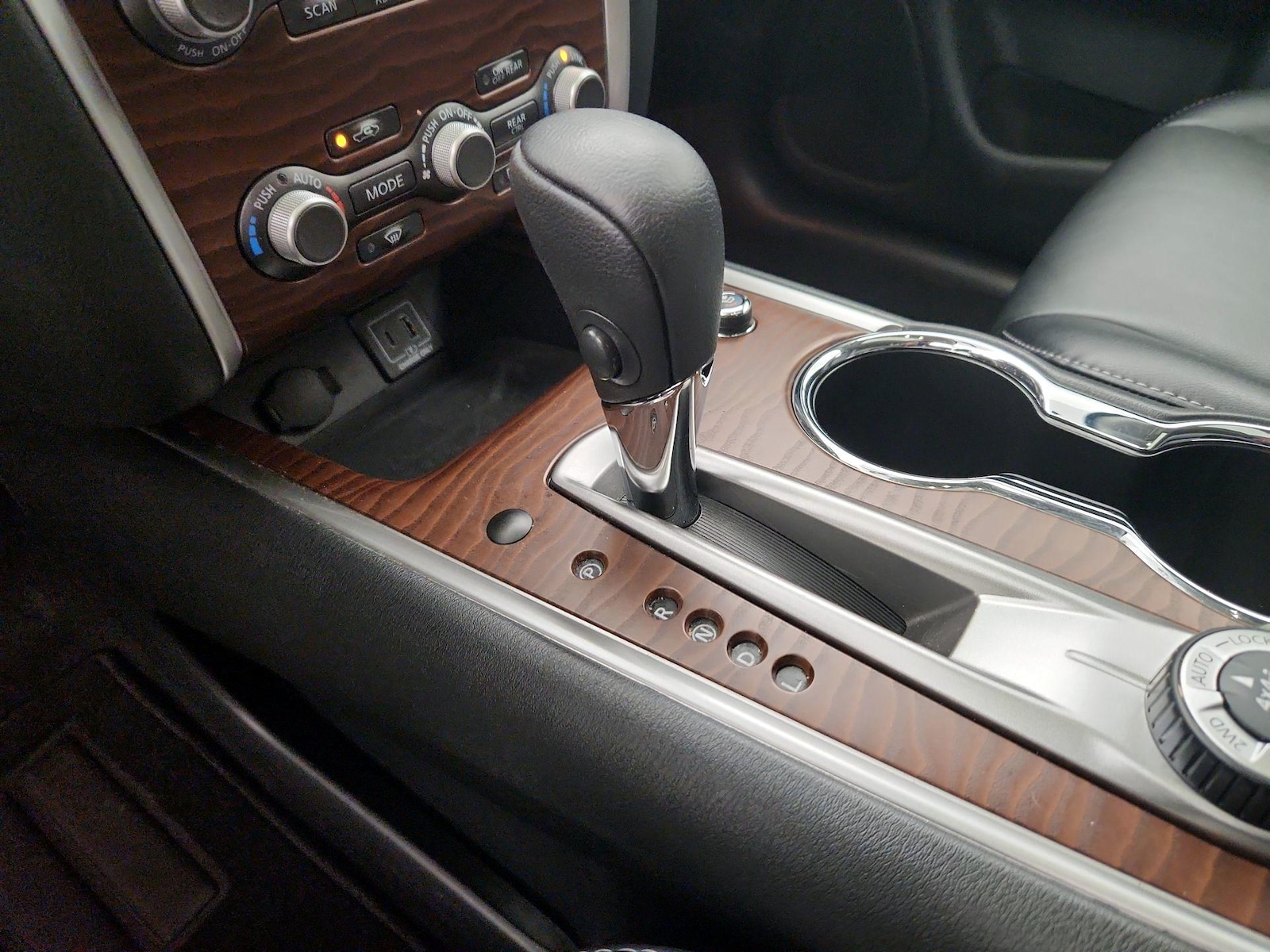 2020 Nissan Pathfinder Platinum - Photo 19