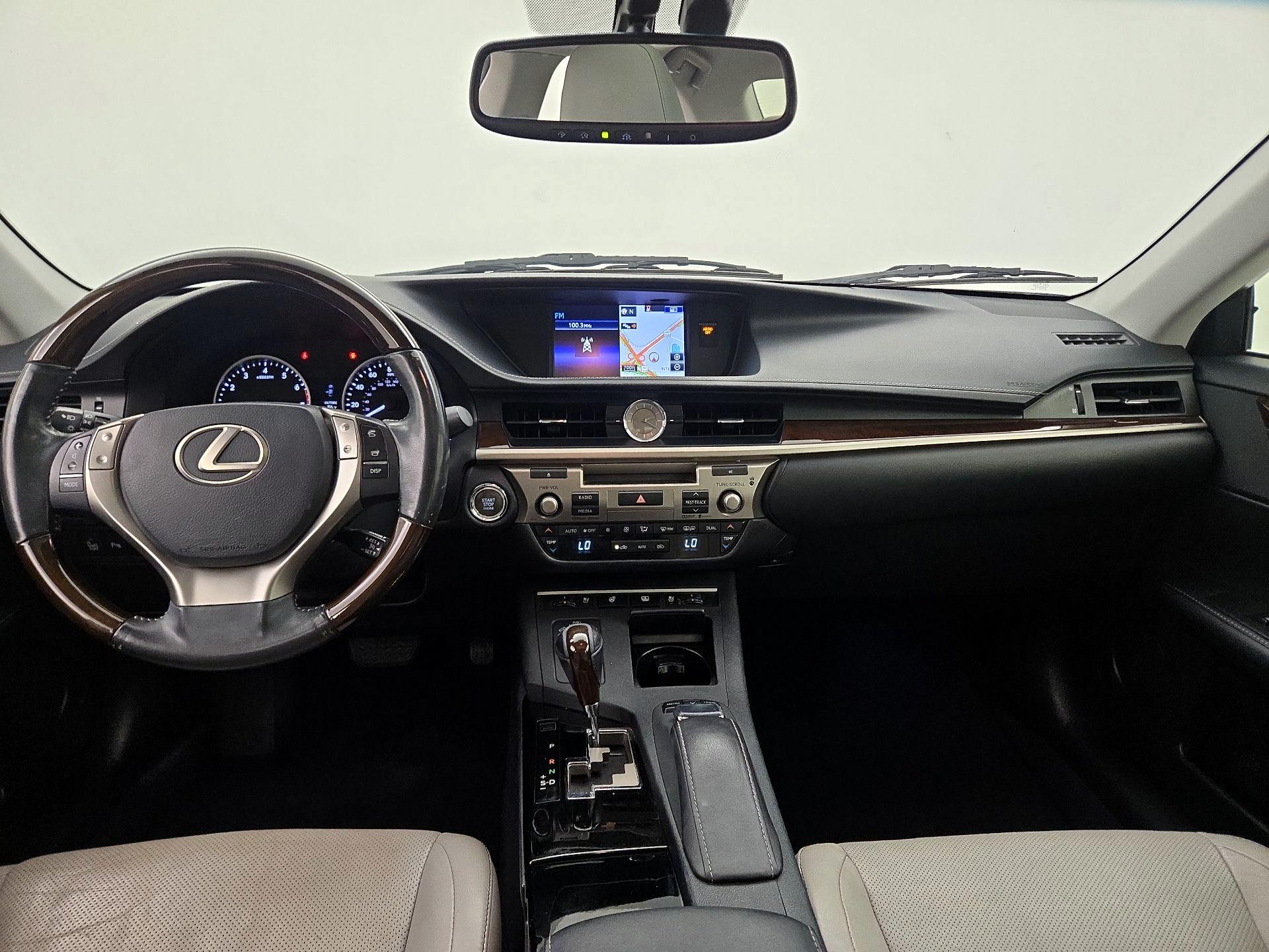 Thumbnail: 2015 Lexus ES - 9