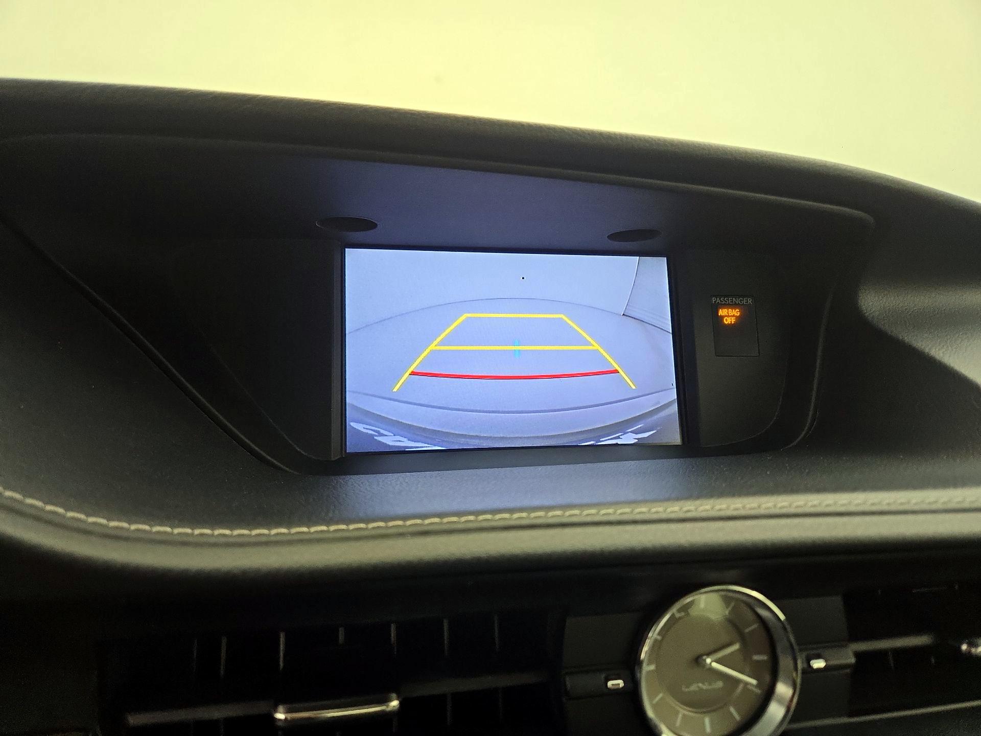 Thumbnail: 2015 Lexus ES - 15