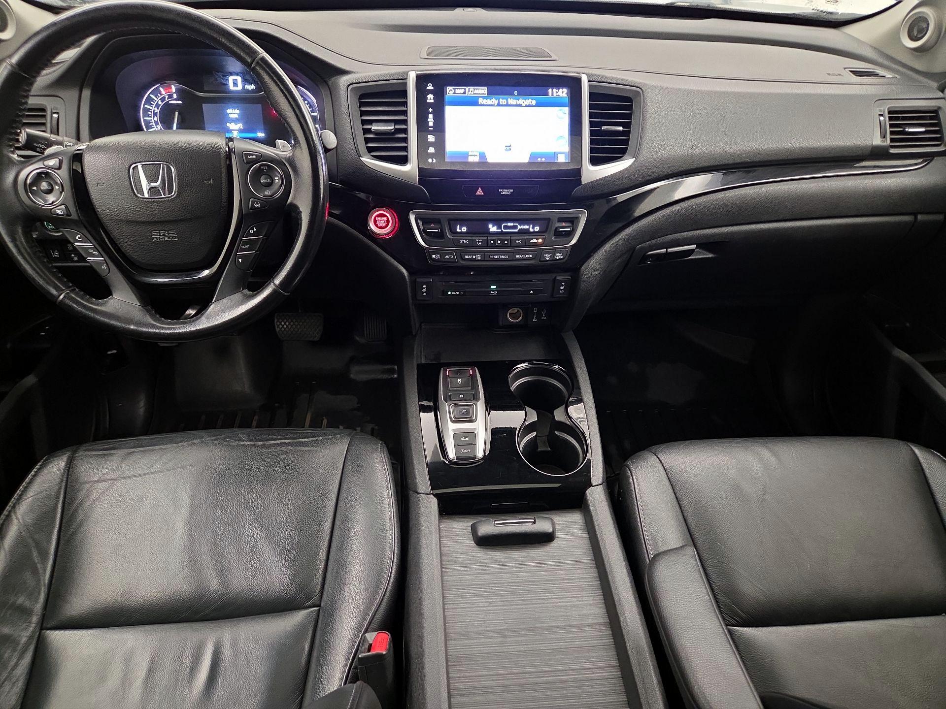 Thumbnail: 2017 Honda Pilot - 9