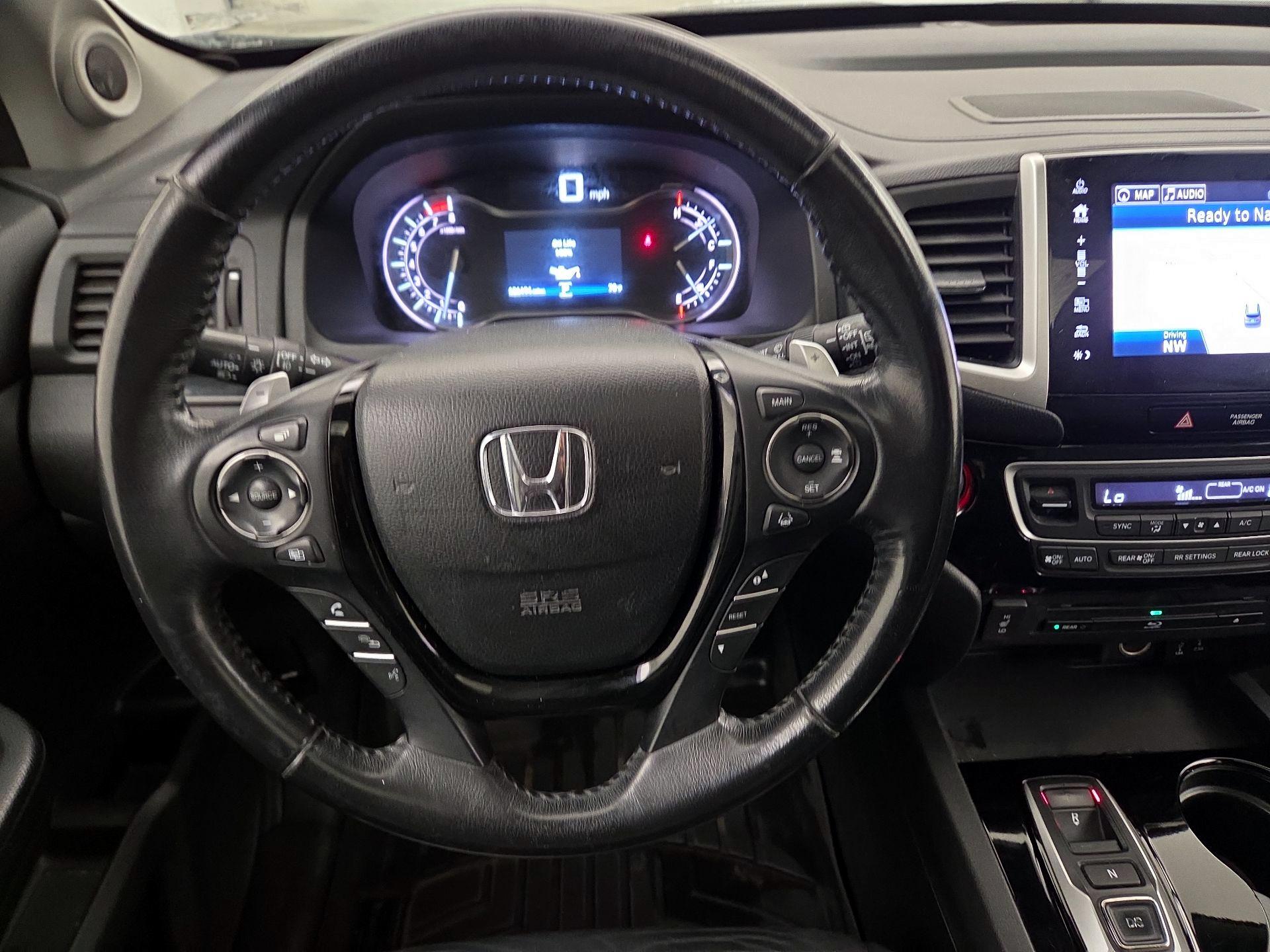 Thumbnail: 2017 Honda Pilot - 10