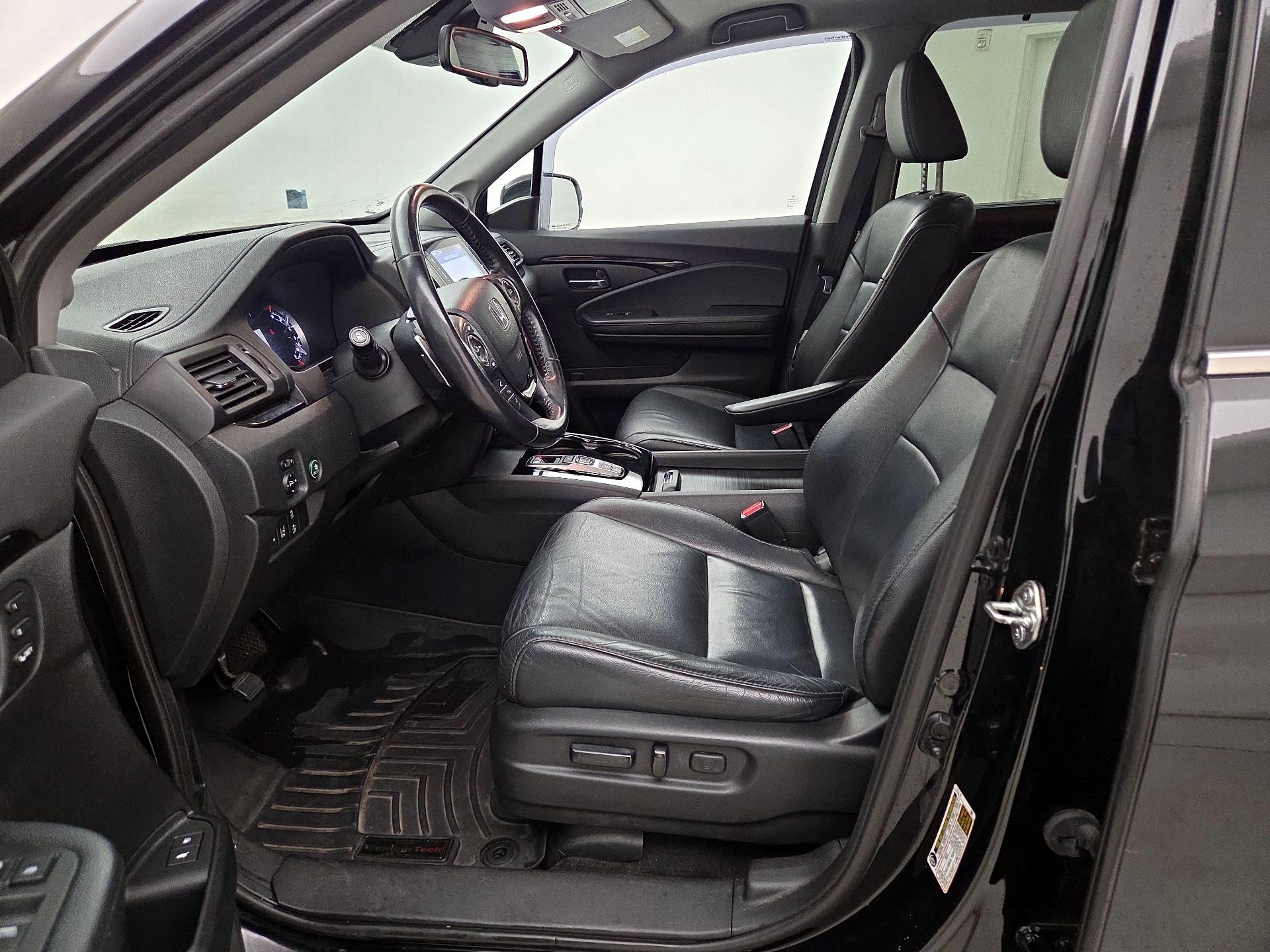 Thumbnail: 2017 Honda Pilot - 11