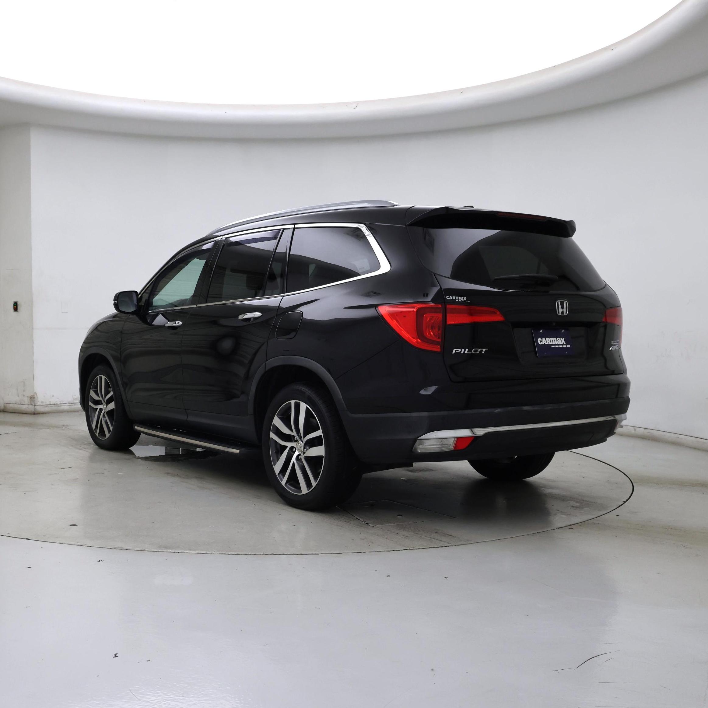 Thumbnail: 2017 Honda Pilot - 2