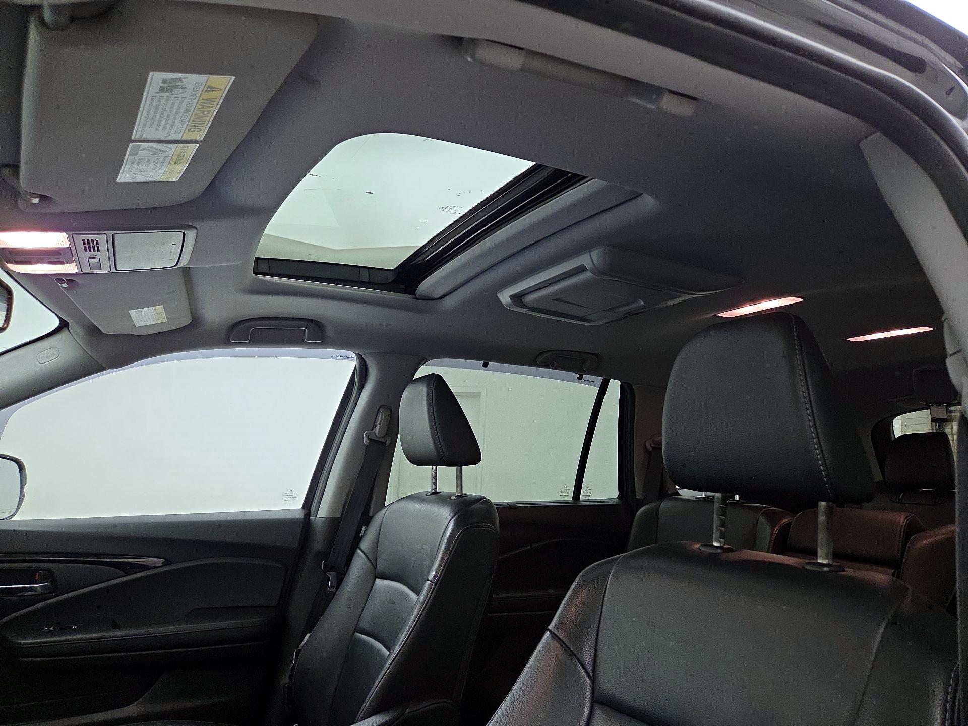 Thumbnail: 2017 Honda Pilot - 20