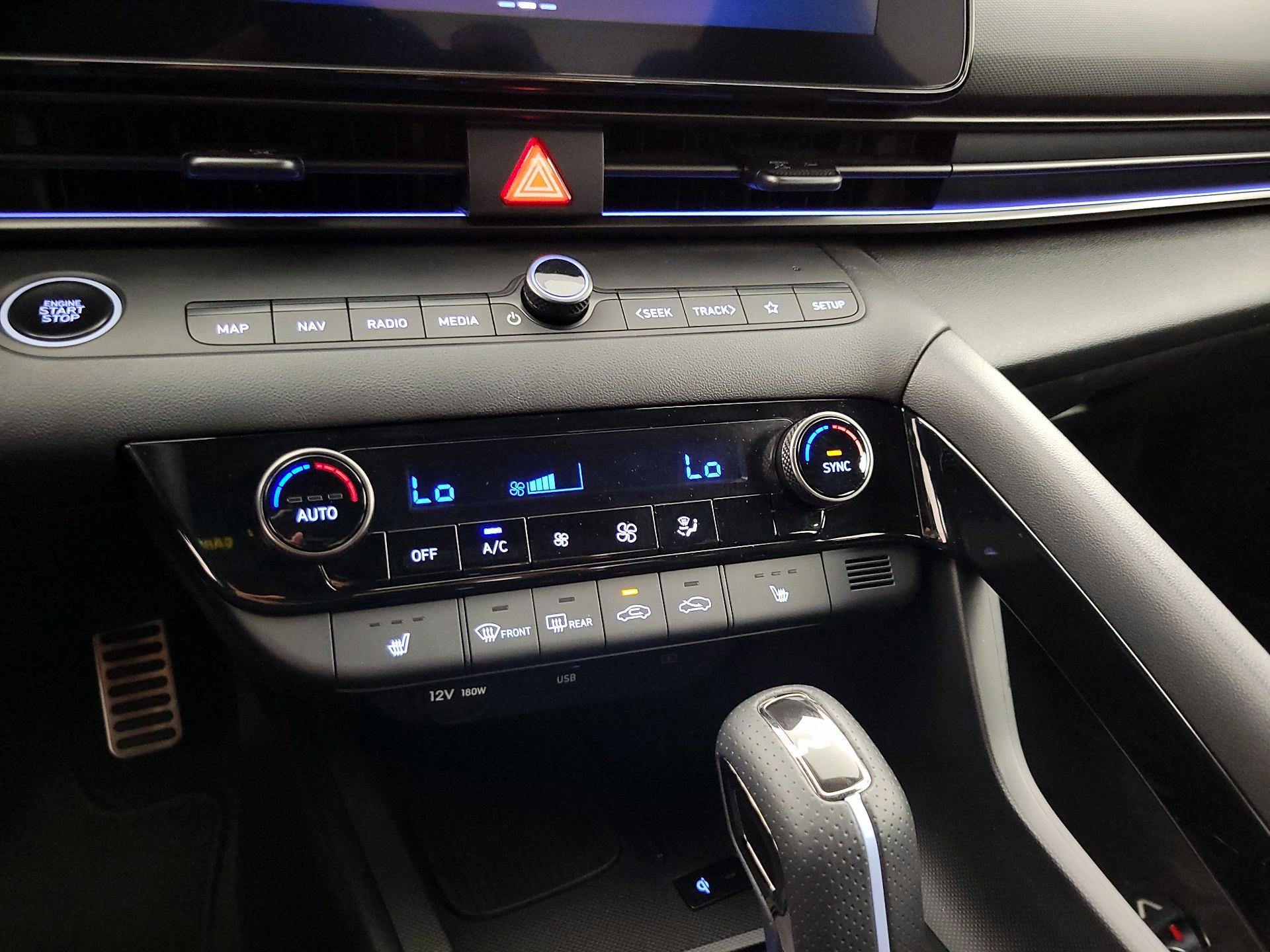 Thumbnail: 2025 Hyundai Elantra - 17
