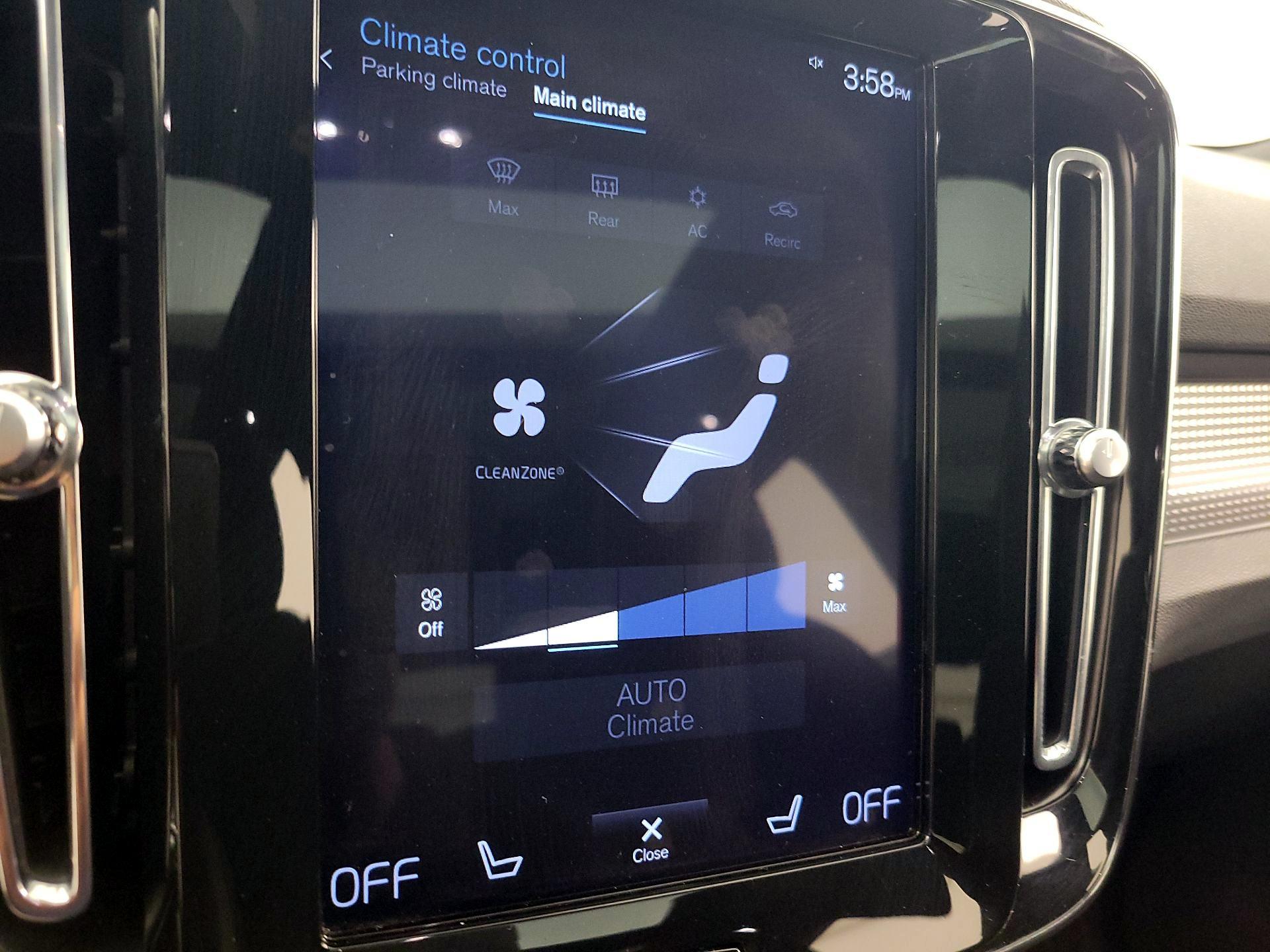 Thumbnail: 2020 Volvo XC40 - 17