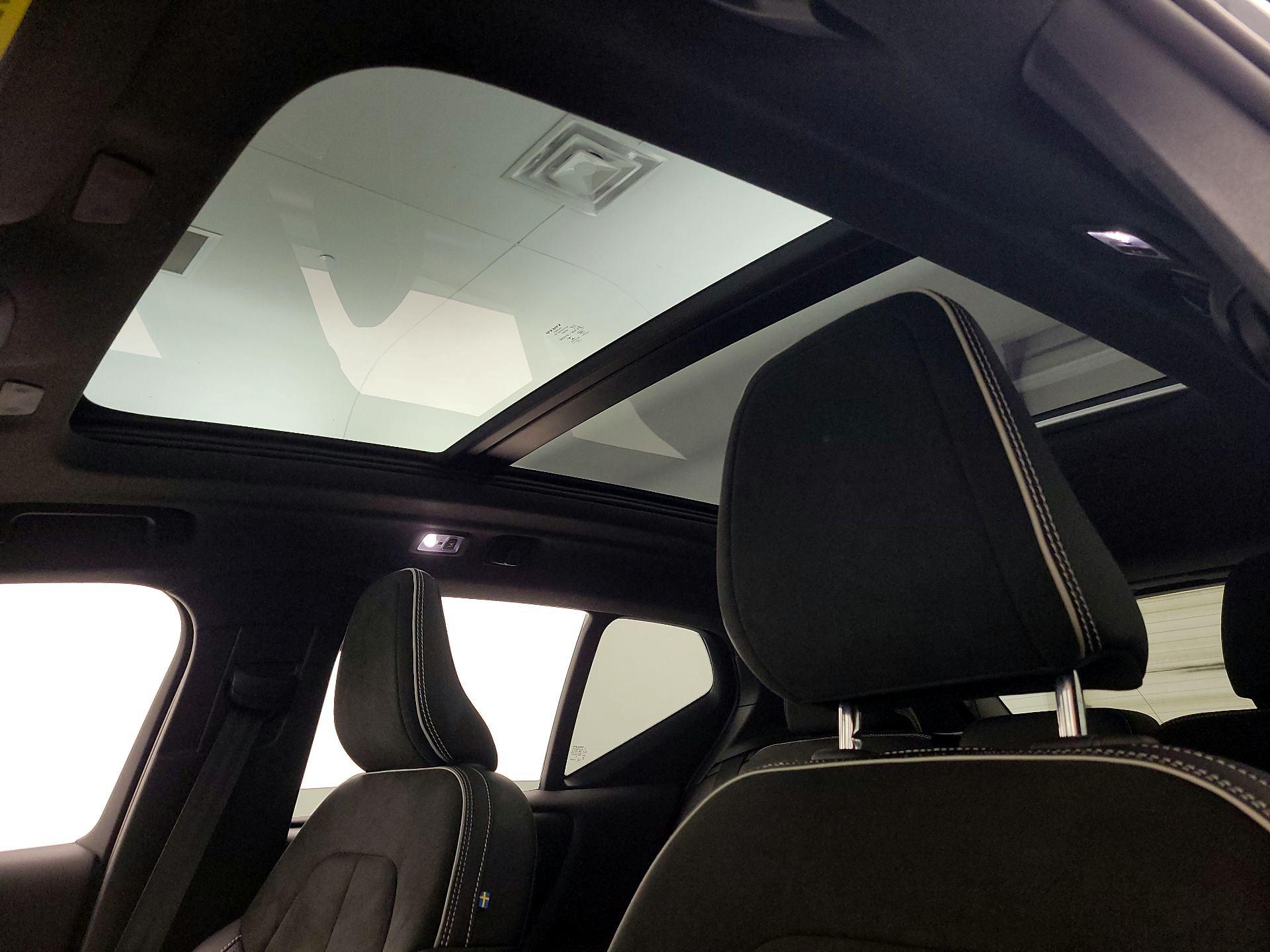 Thumbnail: 2020 Volvo XC40 - 20