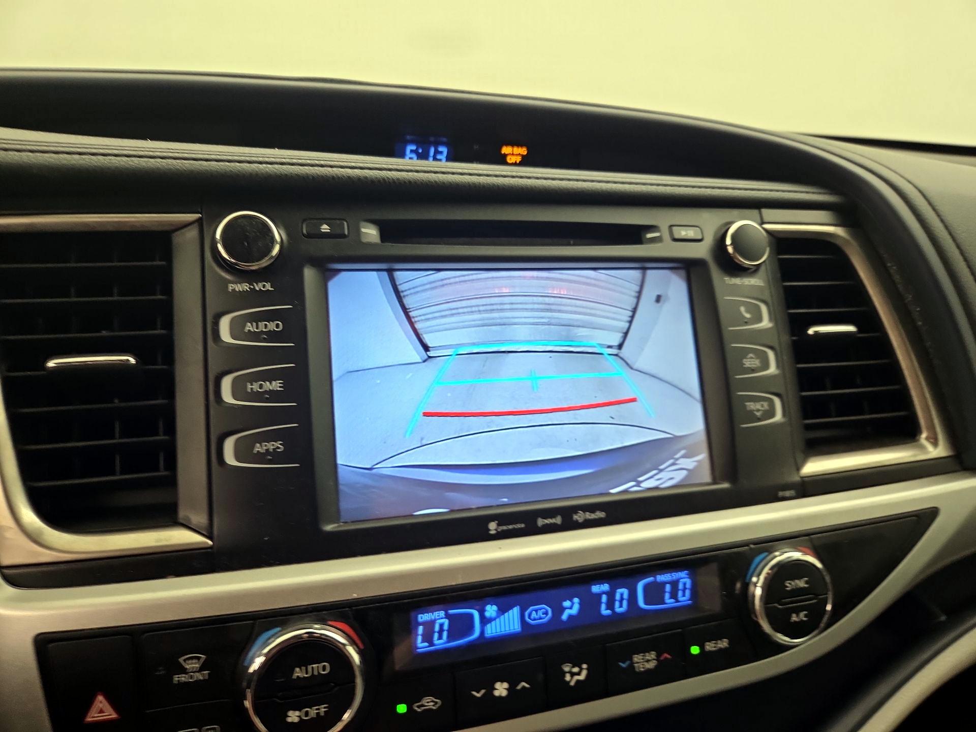 Thumbnail: 2019 Toyota Highlander - 14