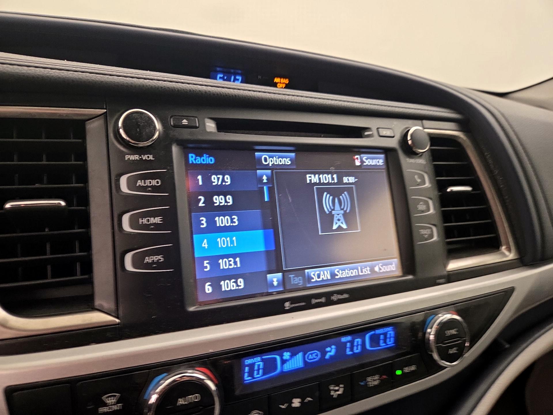 Thumbnail: 2019 Toyota Highlander - 15