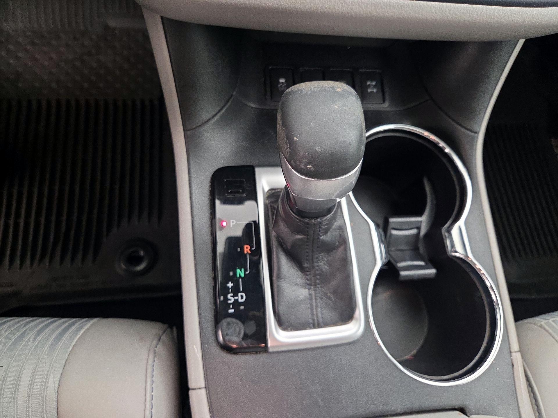Thumbnail: 2019 Toyota Highlander - 17