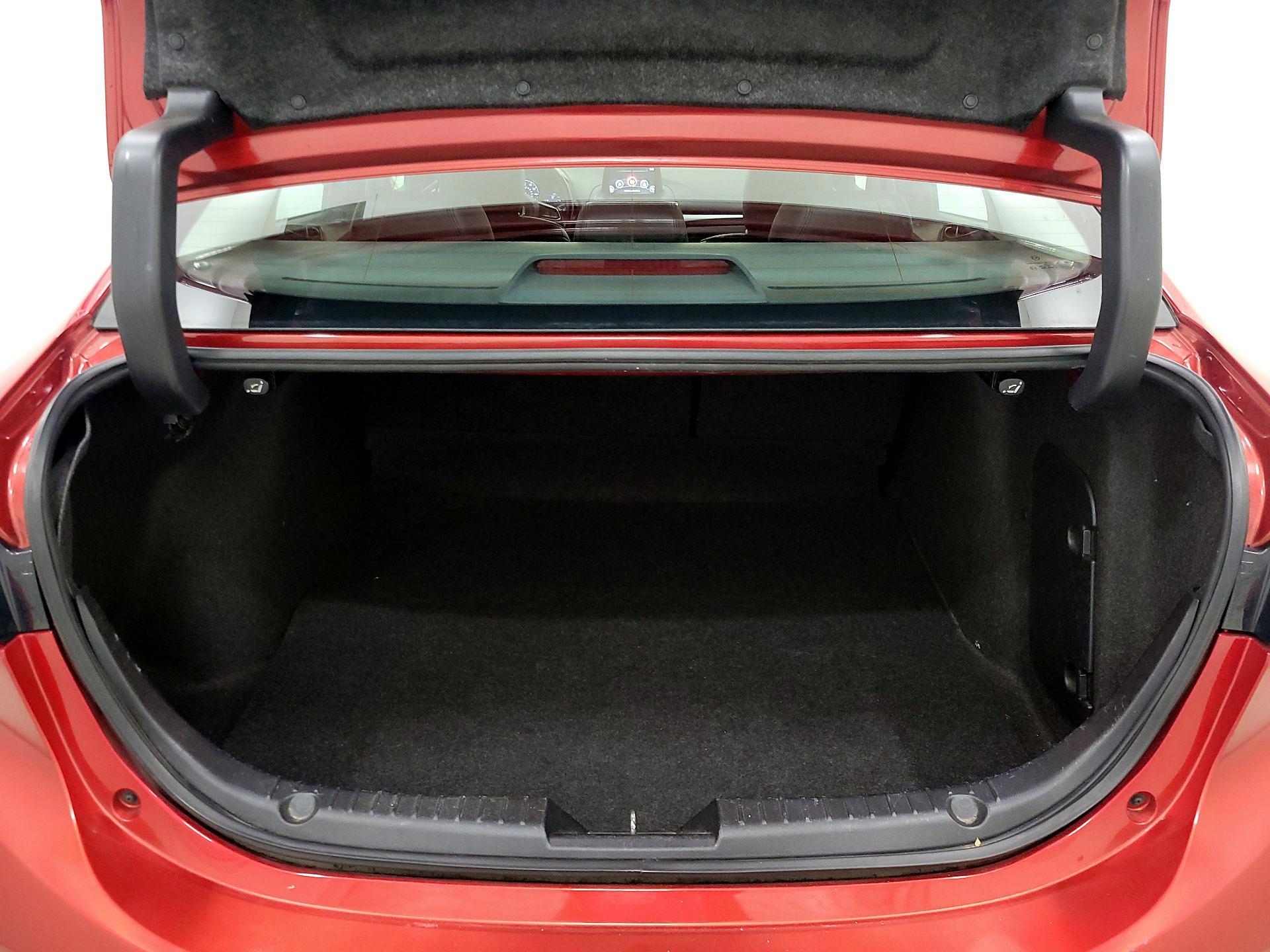 Thumbnail: 2018 Mazda Mazda3 - 20
