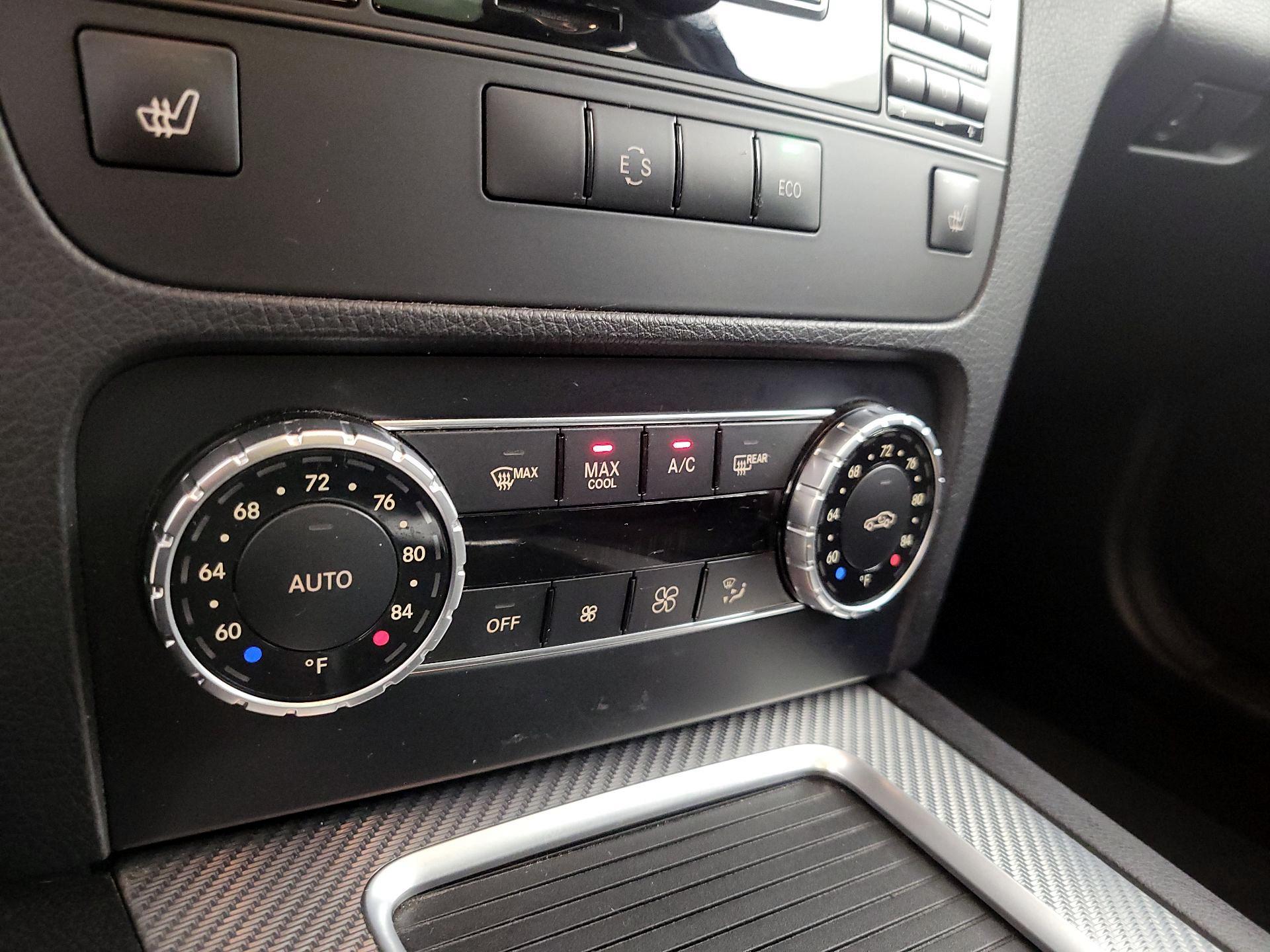 Thumbnail: 2015 Mercedes-Benz GLK - 17