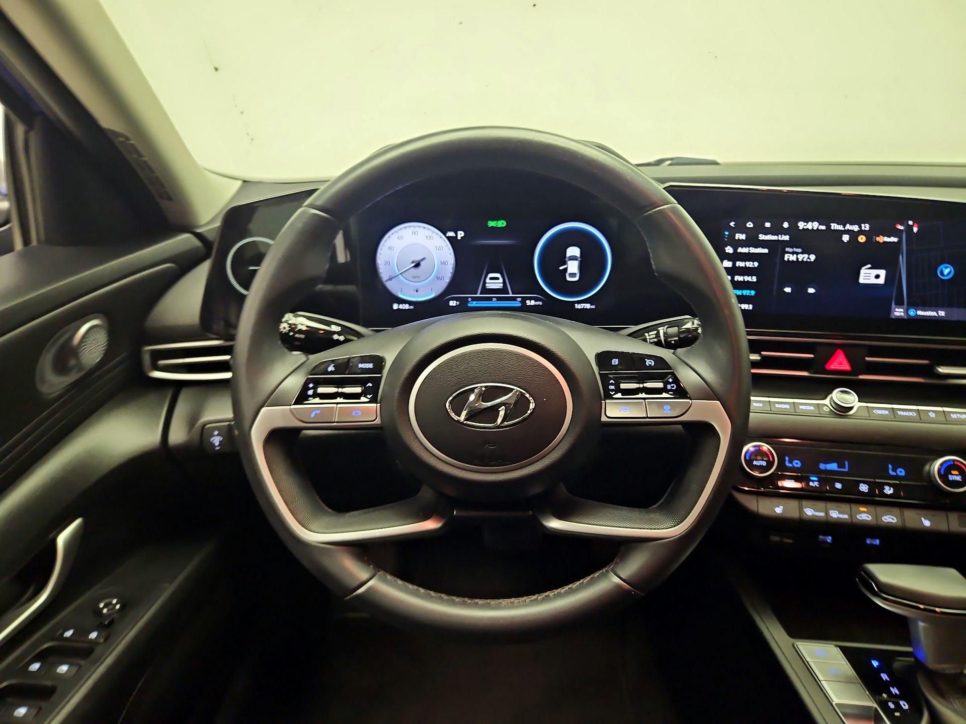 Thumbnail: 2023 Hyundai Elantra - 10