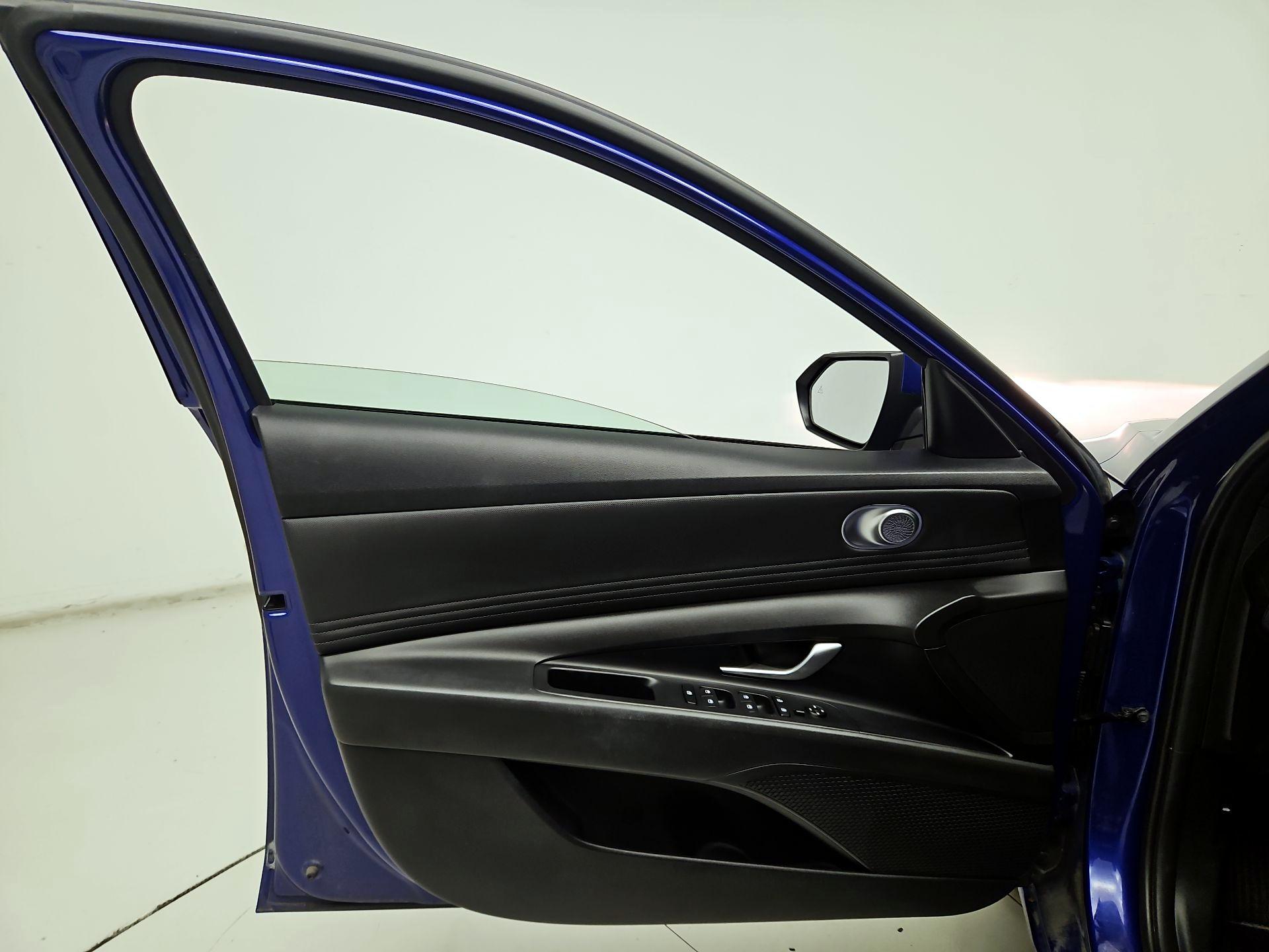 Thumbnail: 2023 Hyundai Elantra - 12