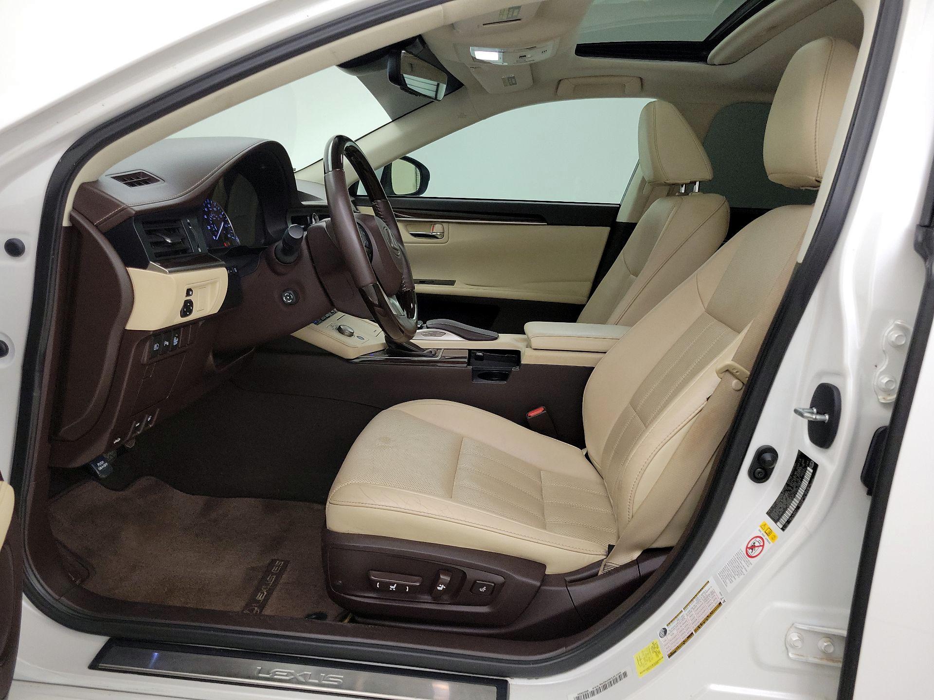 Thumbnail: 2017 Lexus ES - 11
